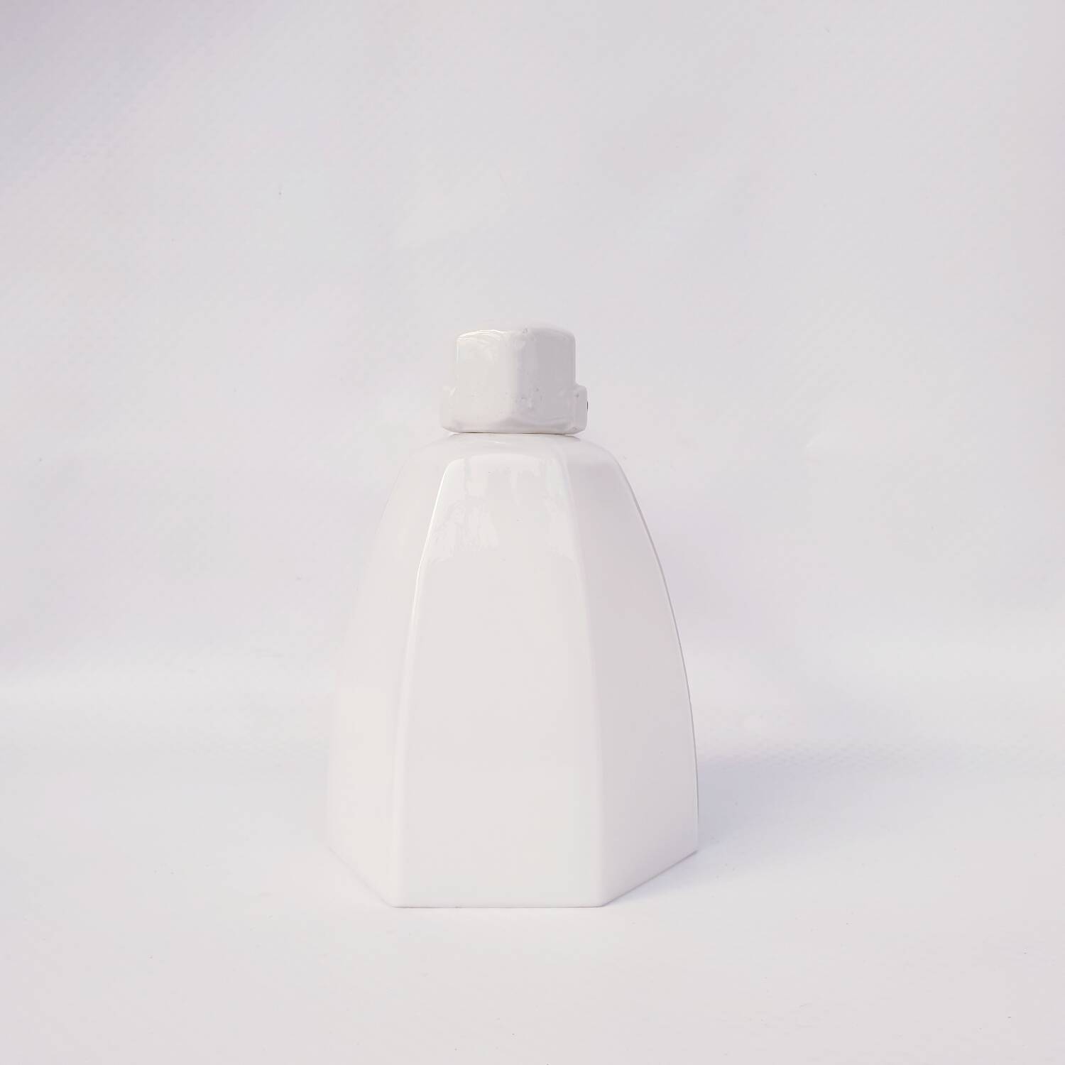 Art Deco porcelain wall lamp