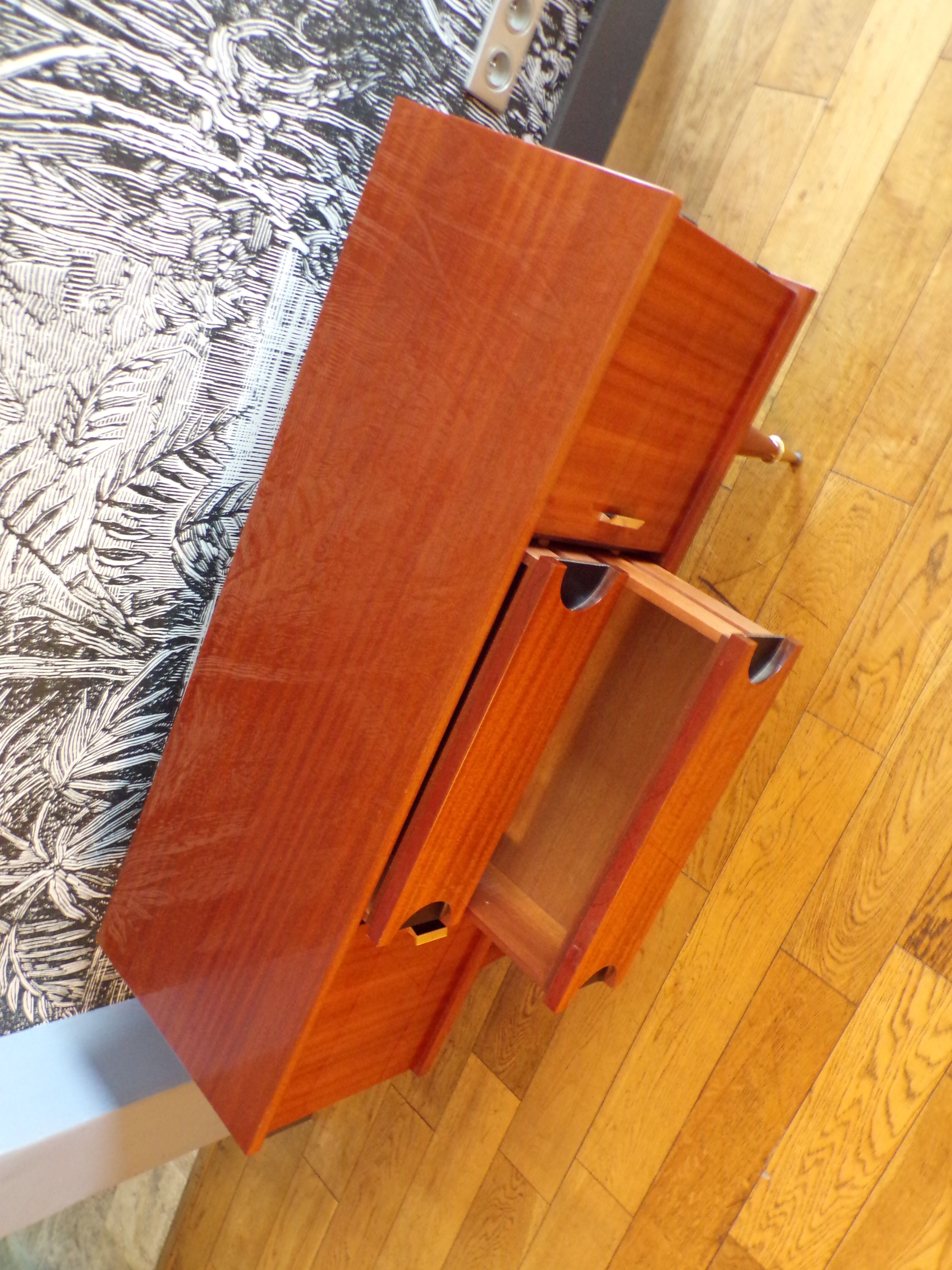 Sideboard in varnished teak