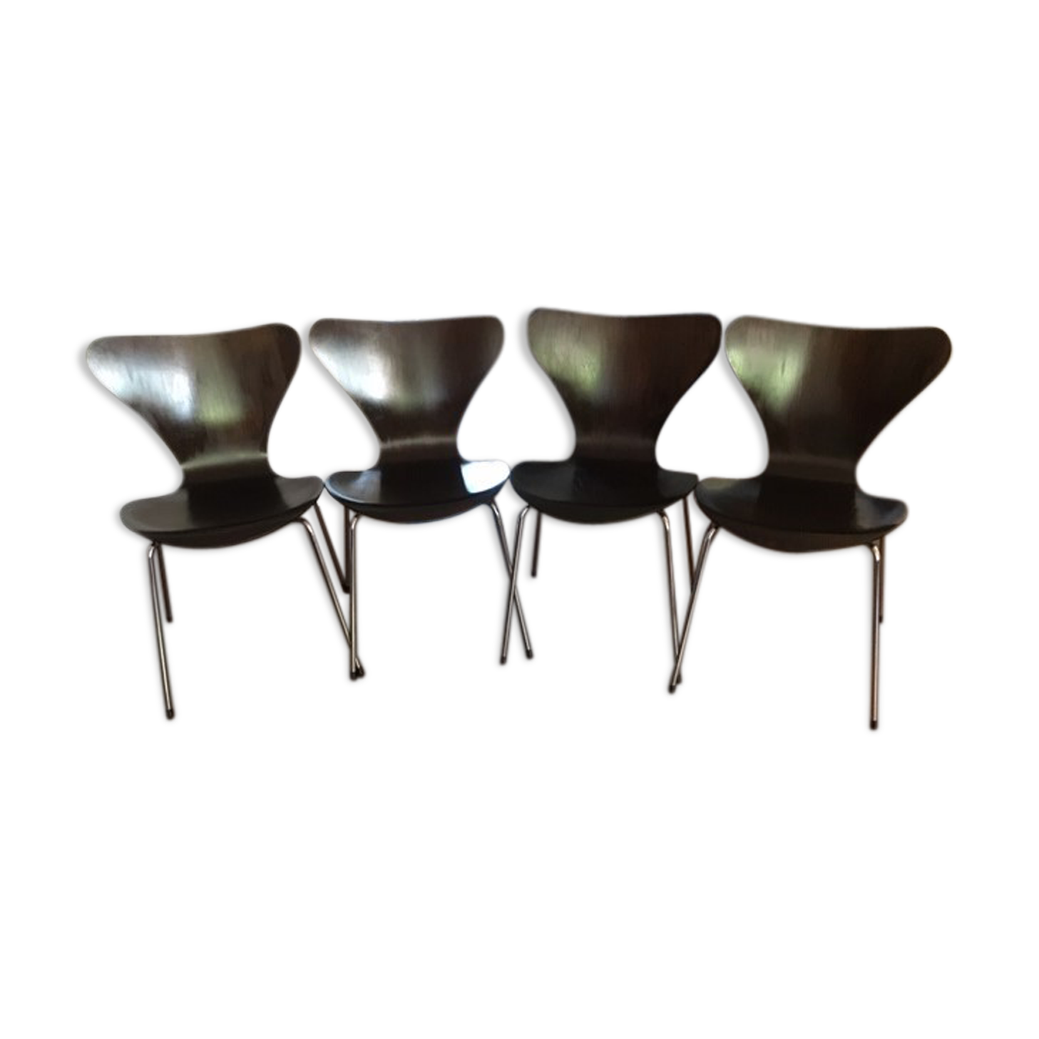 Series of 4 chairs 3107 by Arne Jacobsen edition Fritz Hansen