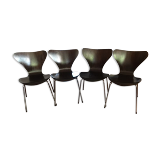 Série de 4 chaises 3107 par Arne Jacobsen édition Fritz Hansen