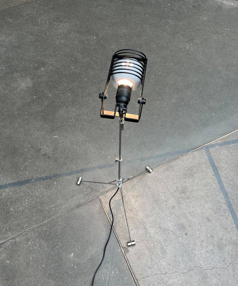 Vintage Italian Sintesi Terra folding floor lamp with tripod by Ernesto Gismondi for Artemide, 1970s.