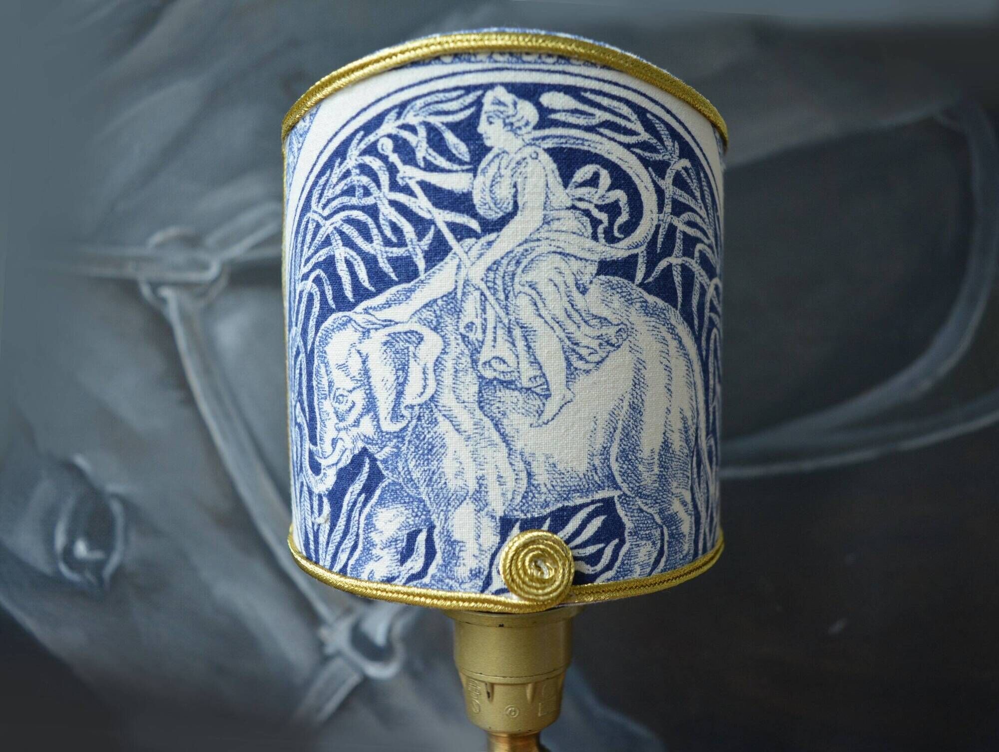 Venetian shade, Toile de Jouy shade