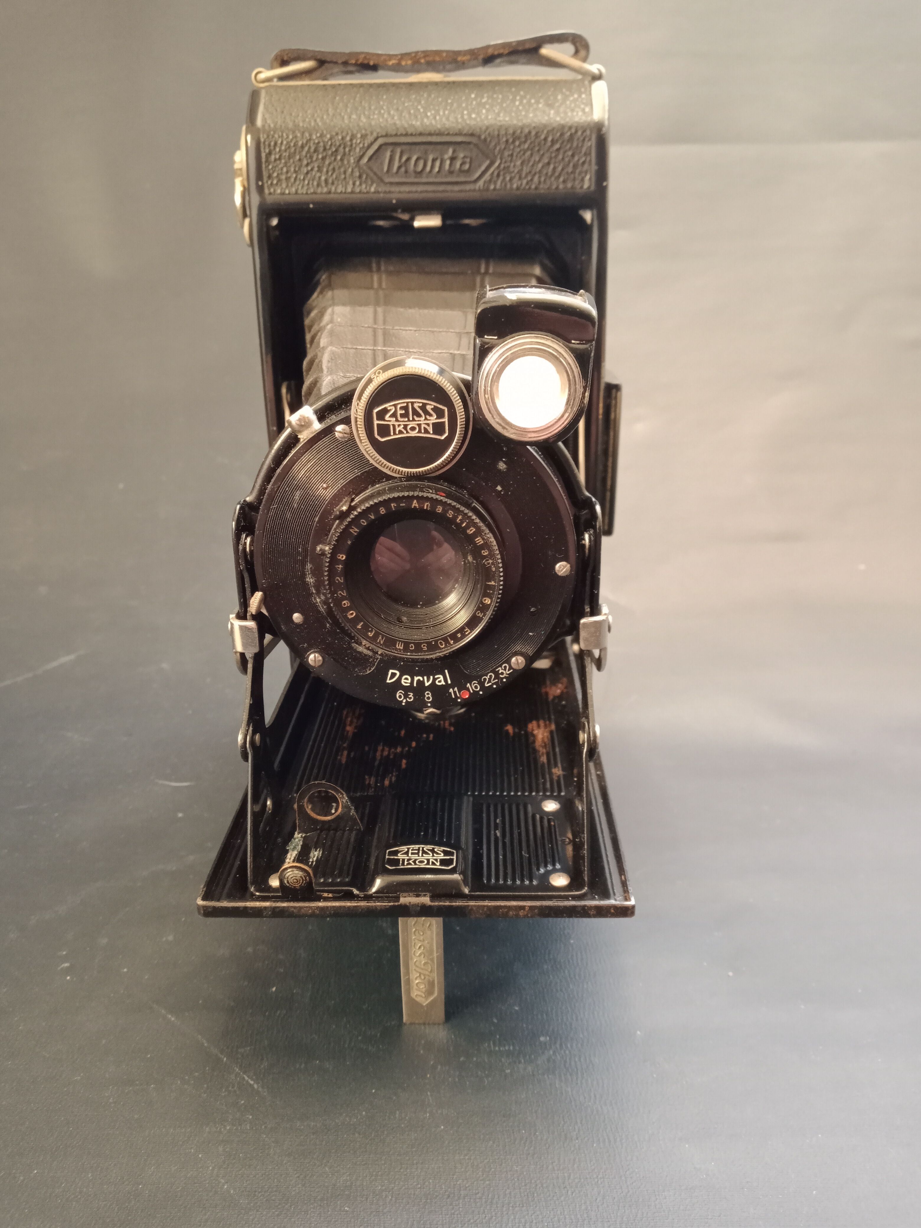 Zeiss Ikon Ikonta Camera 520/2 1940