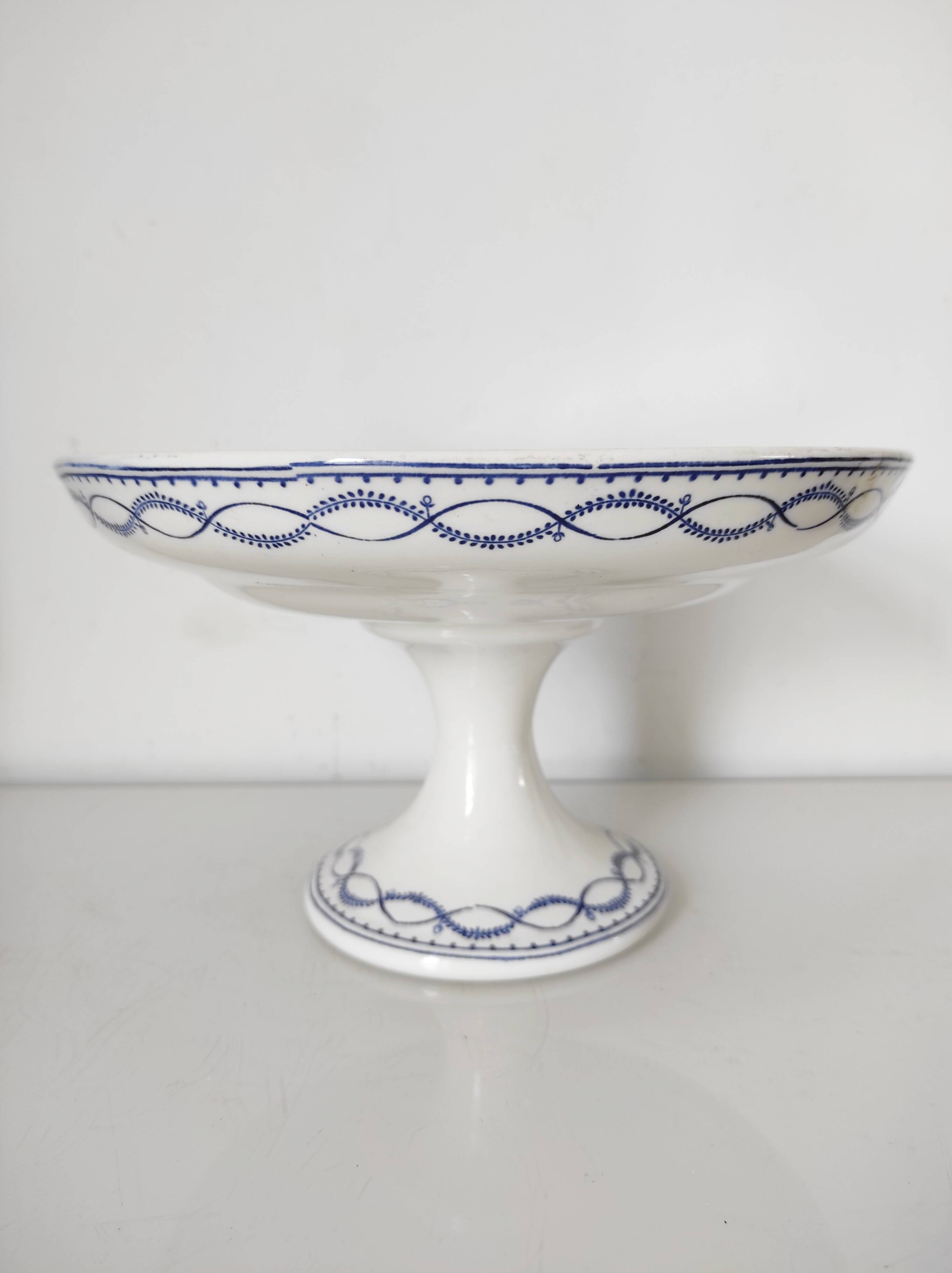 Boch Frères earthenware heeled dish