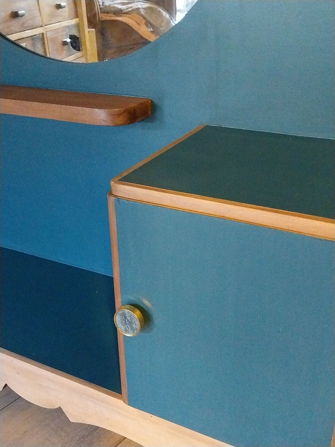 Art Deco hairdresser