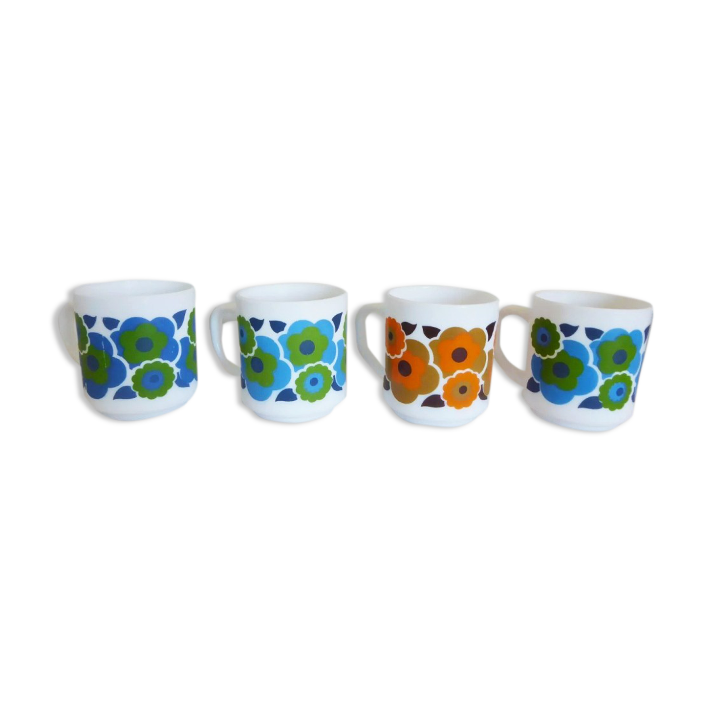 4 vintage Mugs Arcopal lotus