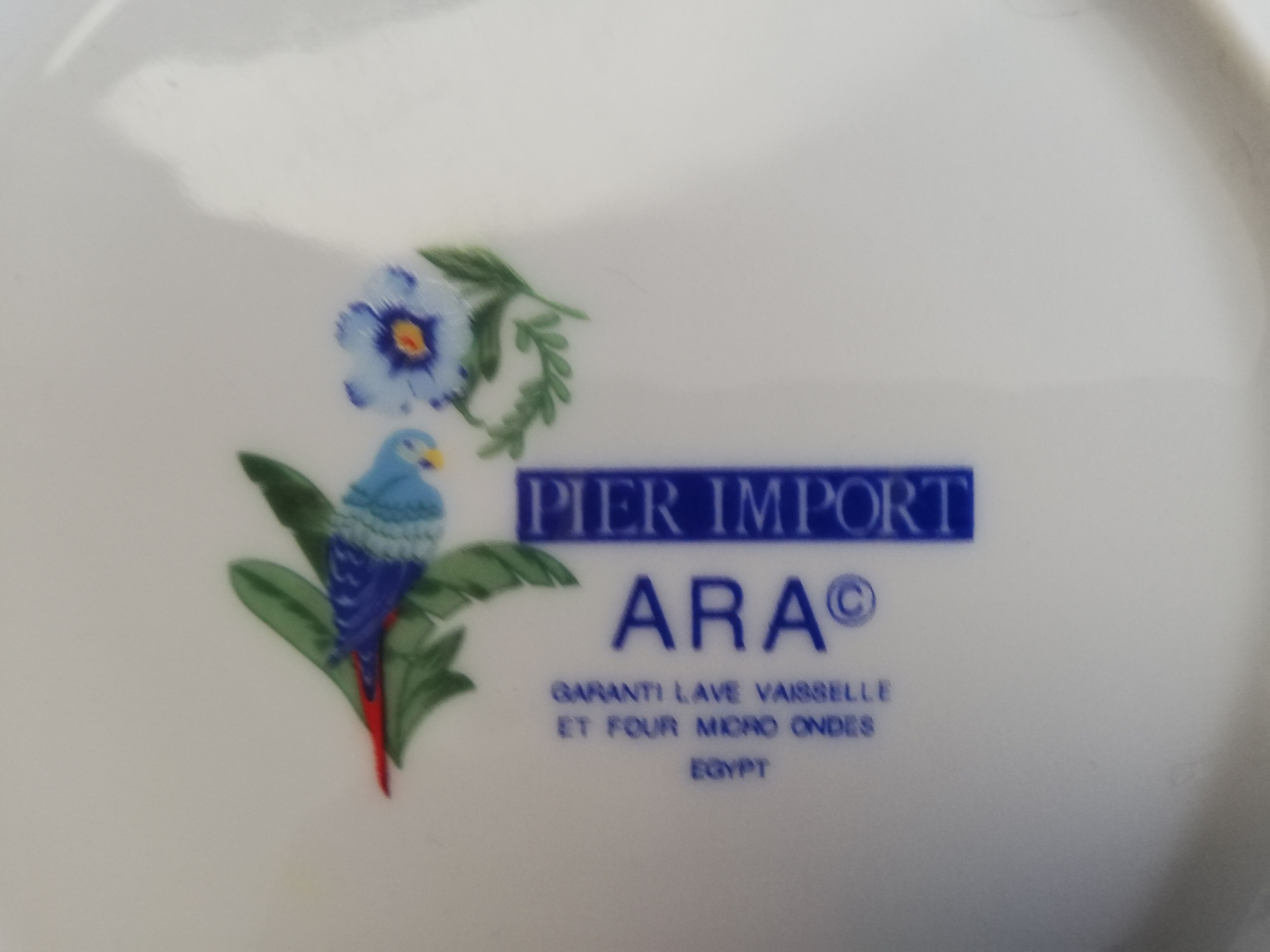 Set of 6 hollow plates model Ara