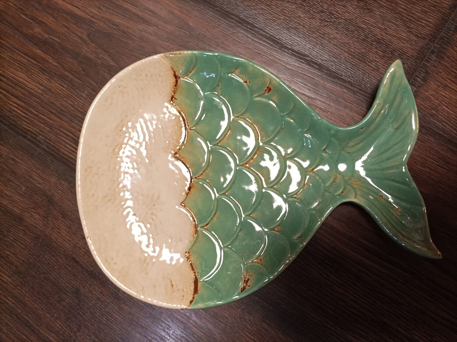 Set of 2 stoneware dishes