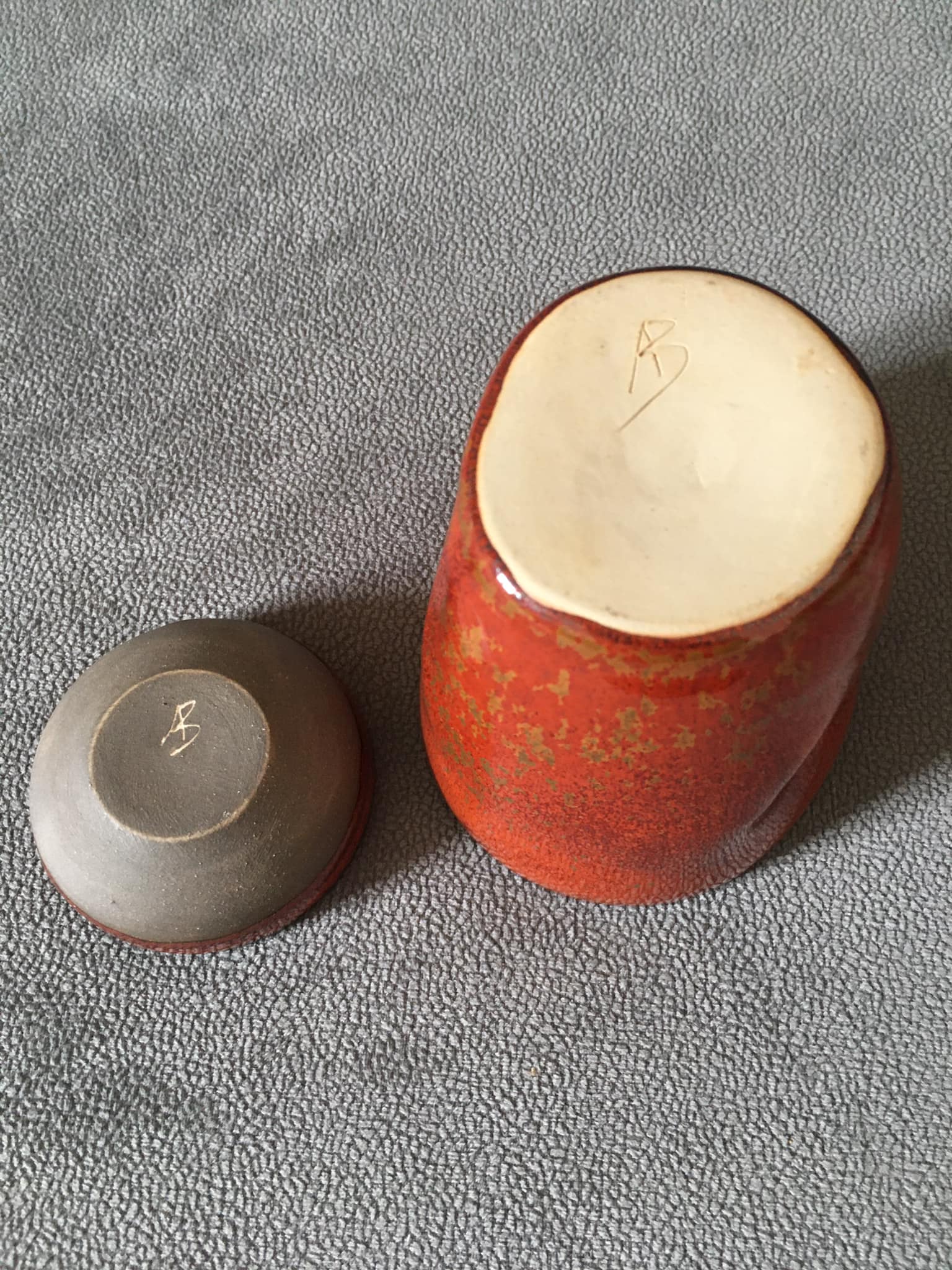 Tasse à thé et coupelle en grès émaillé