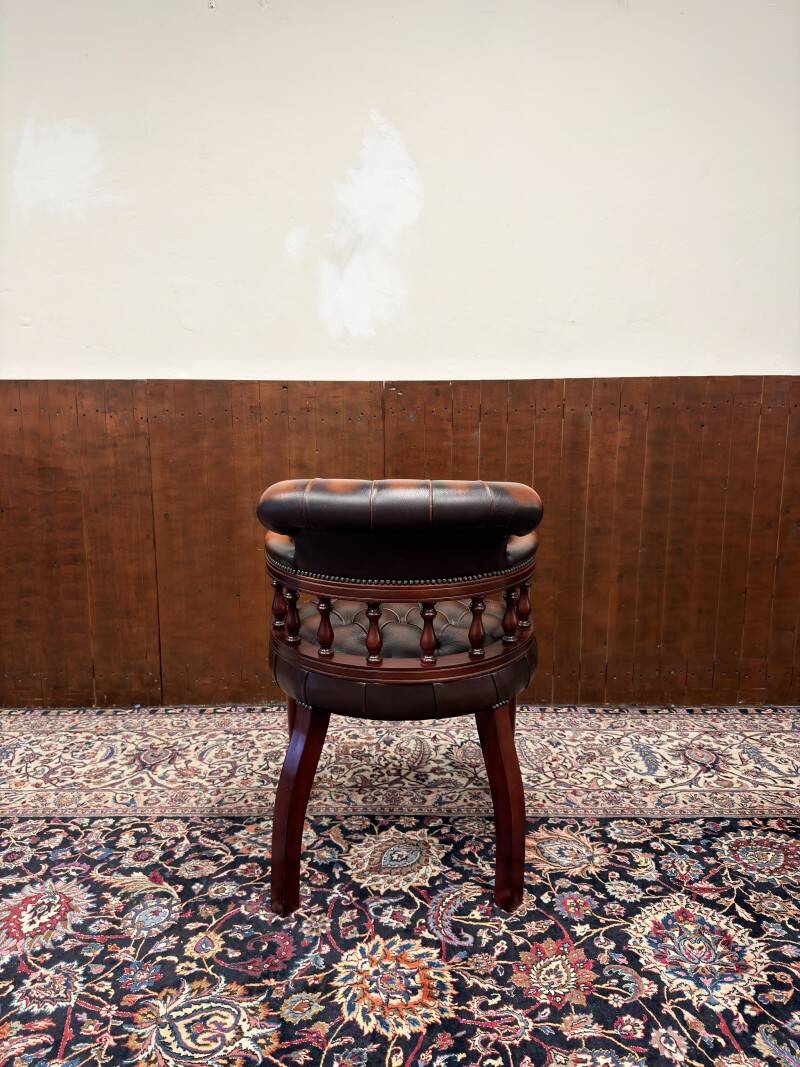 Ensemble de fauteuils Chesterfield anglais classiques