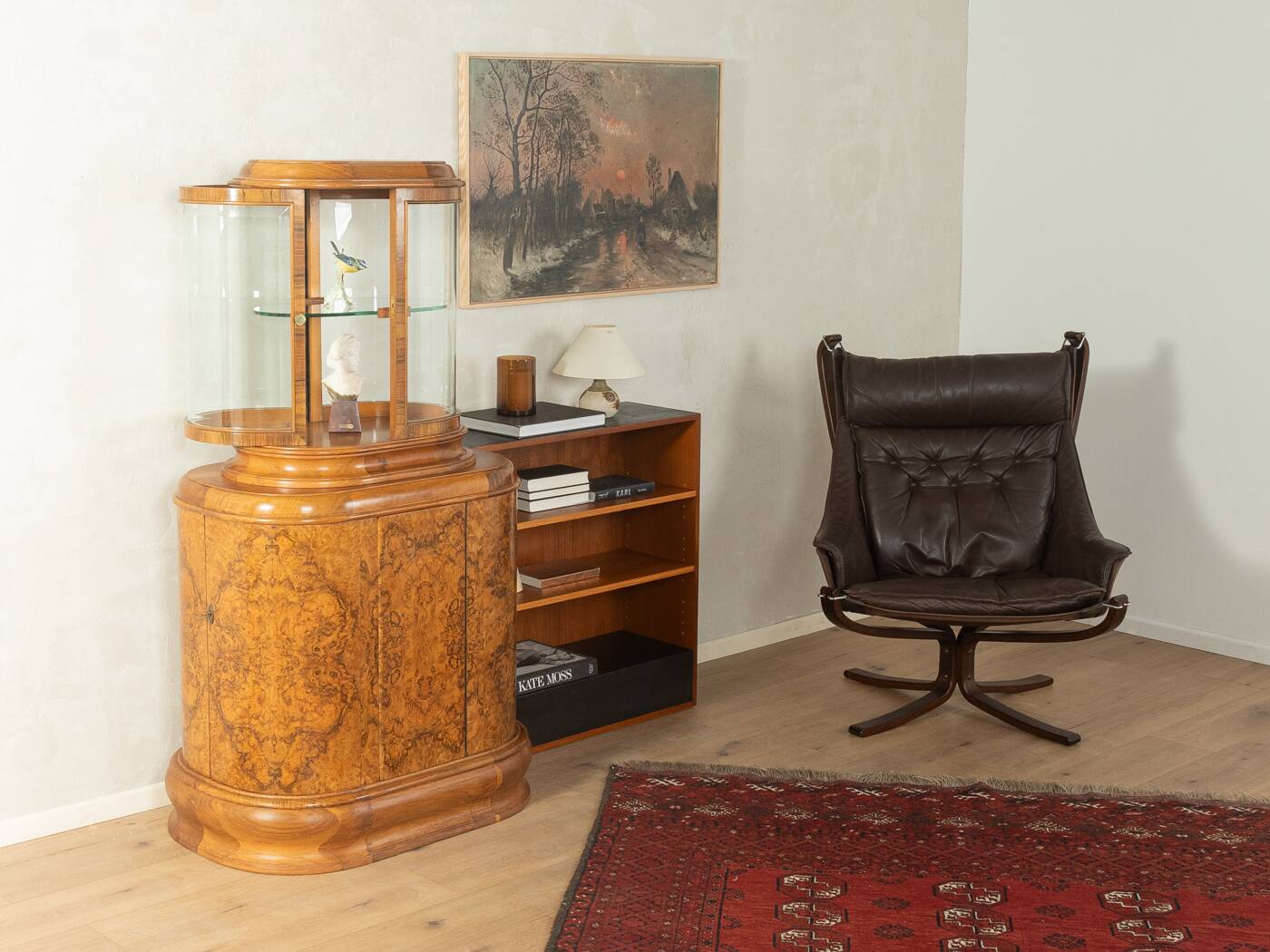 Vitrine Art Déco unique des années 1930 avec étagère ouverte des années 1960.