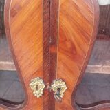 Louis XVI display cabinet in rosewood and amaranth veneer.