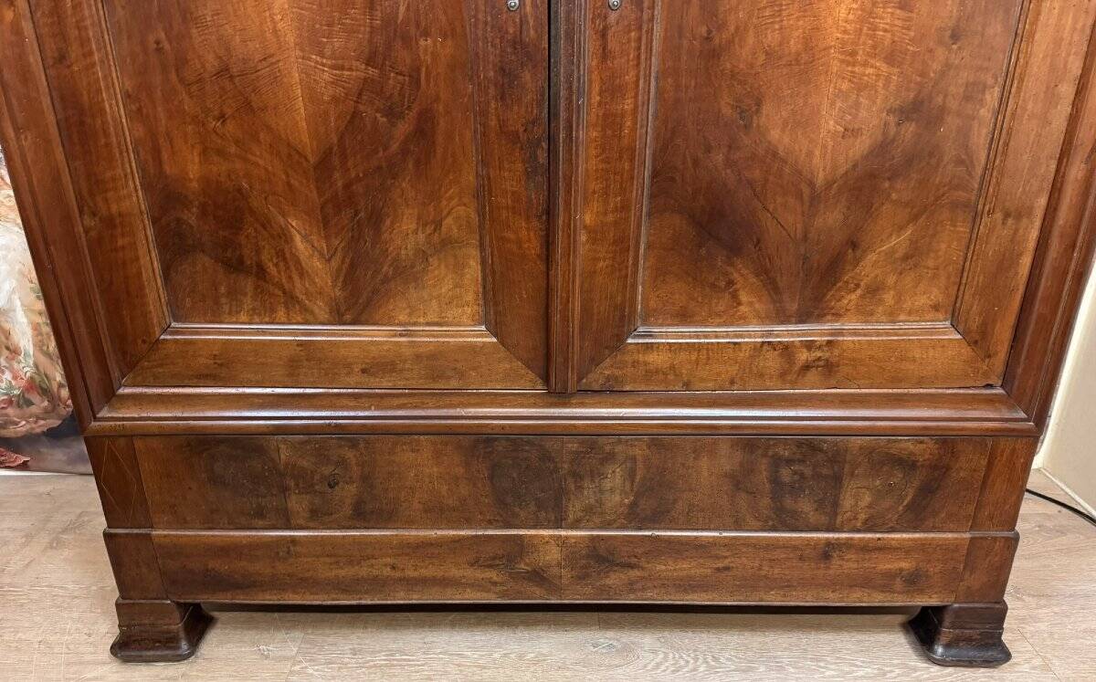 Armoire Bourguignonne En Noyer Massif