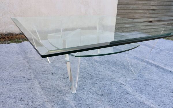 Table basse design années 1980 en verre et perspex (lucite)