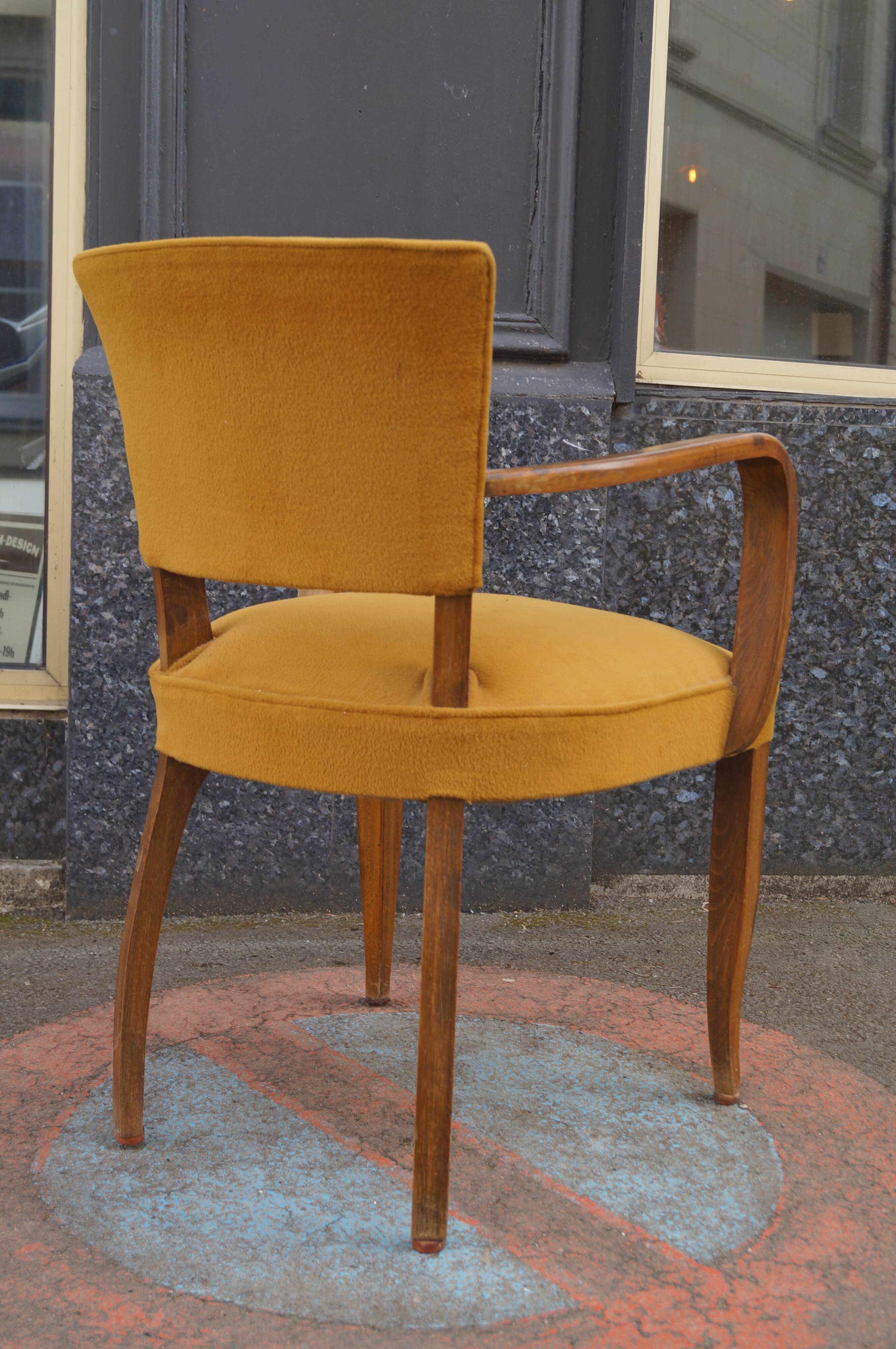 Flatbed bridge chair