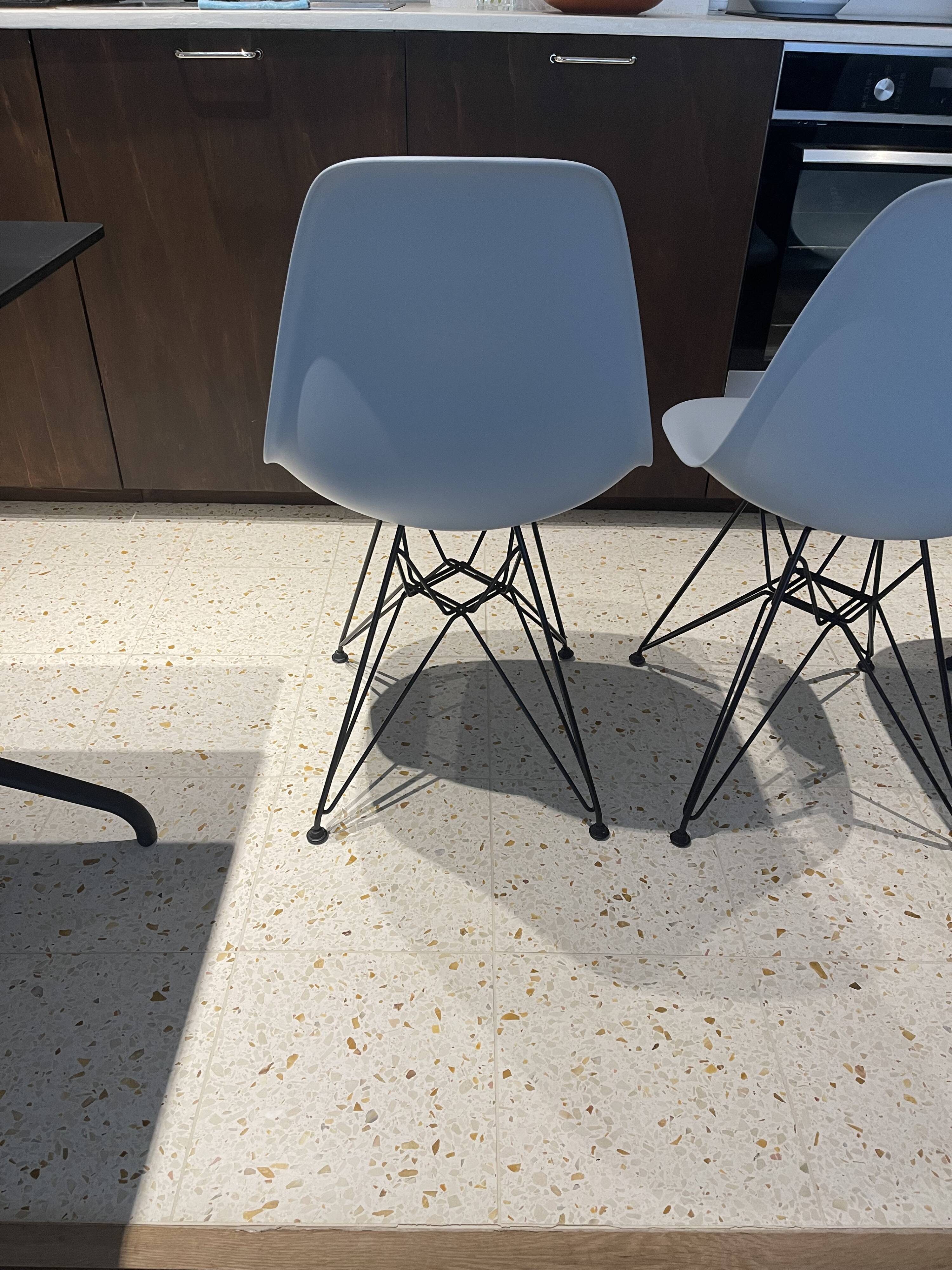Set of 4 chairs - Eames Plastic Side Chair