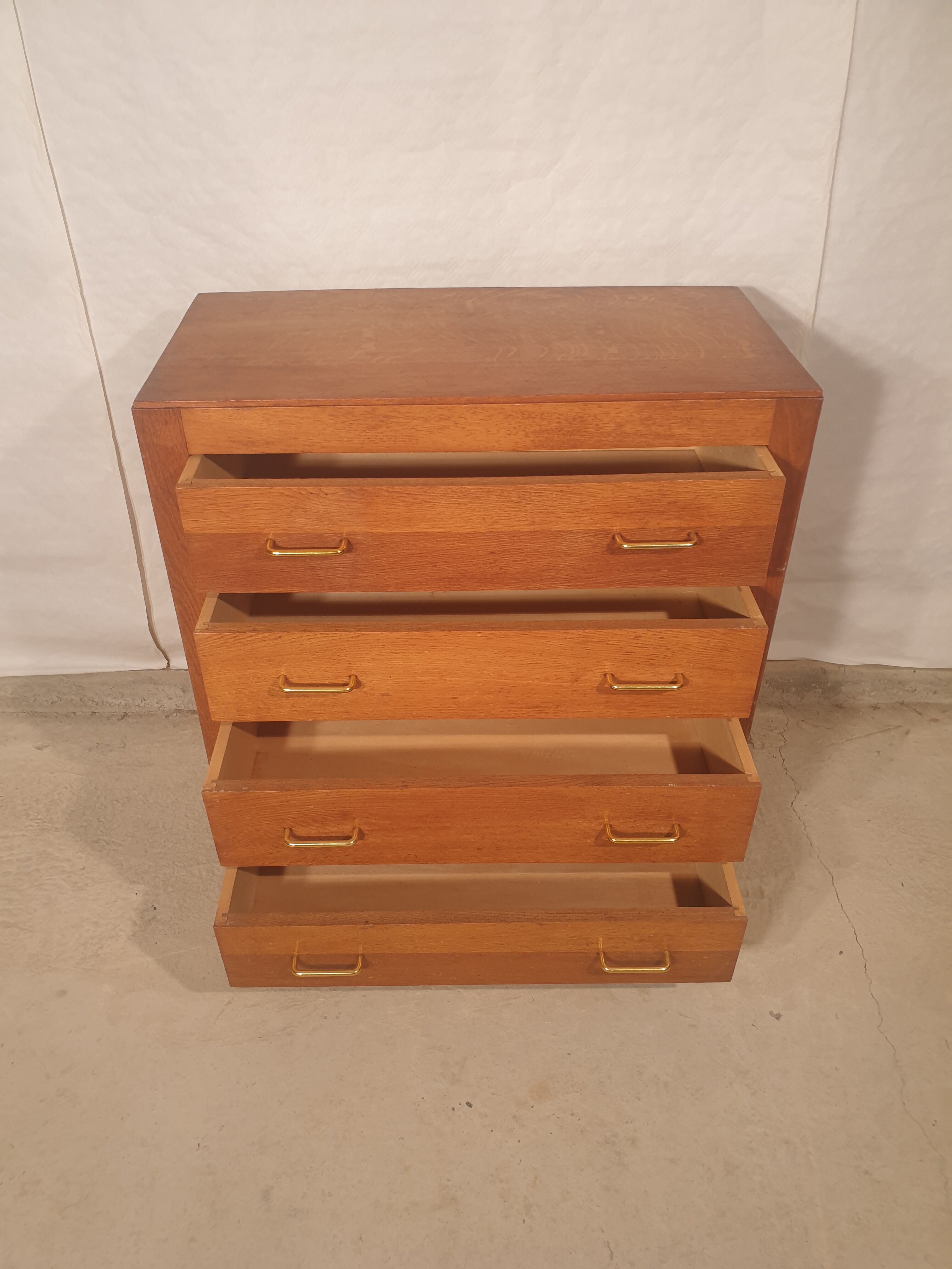 Commode vintage