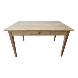 Old farmhouse table for 4/6 people.