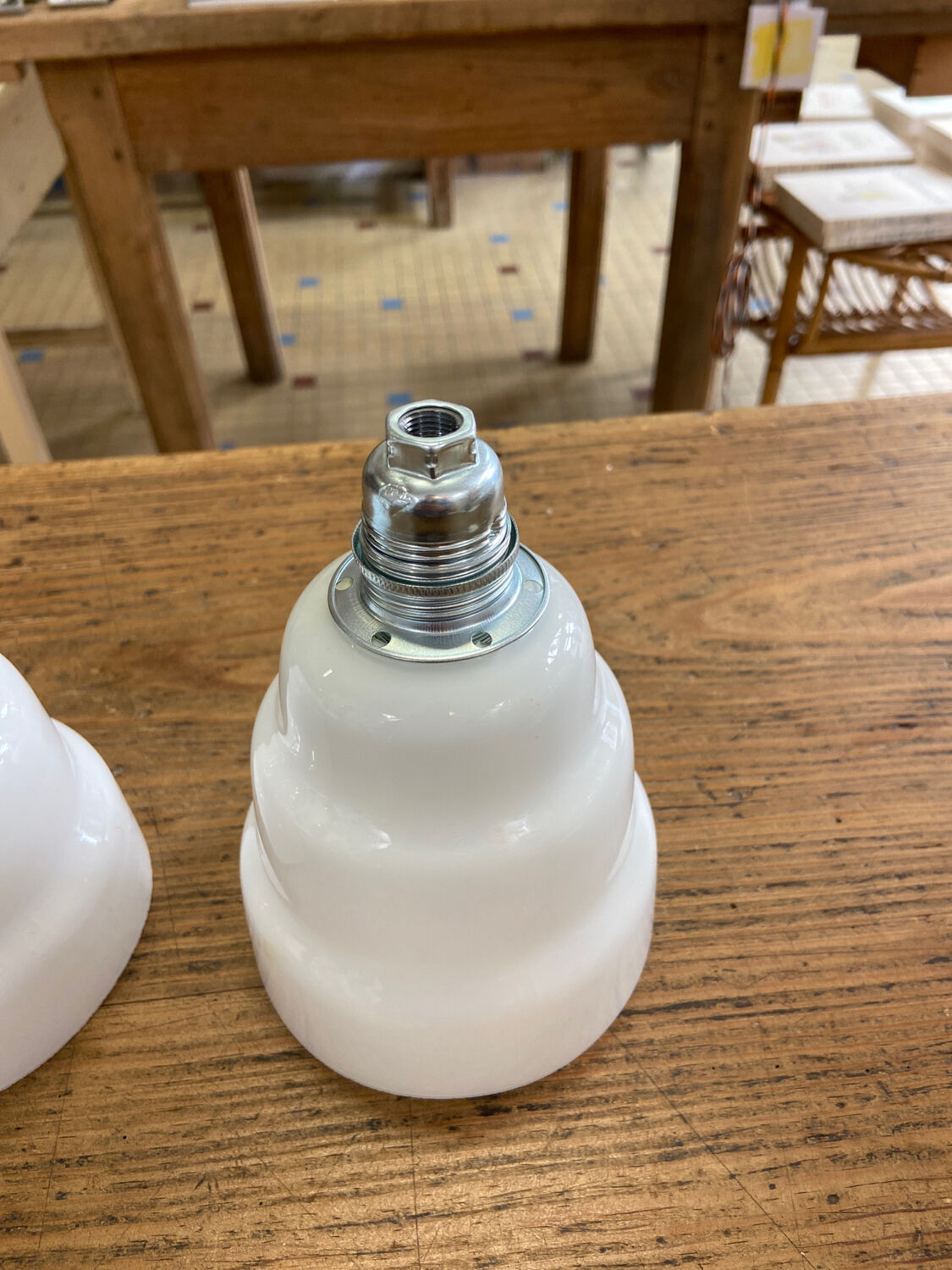 Set of 3 white glass lampshades for suspension