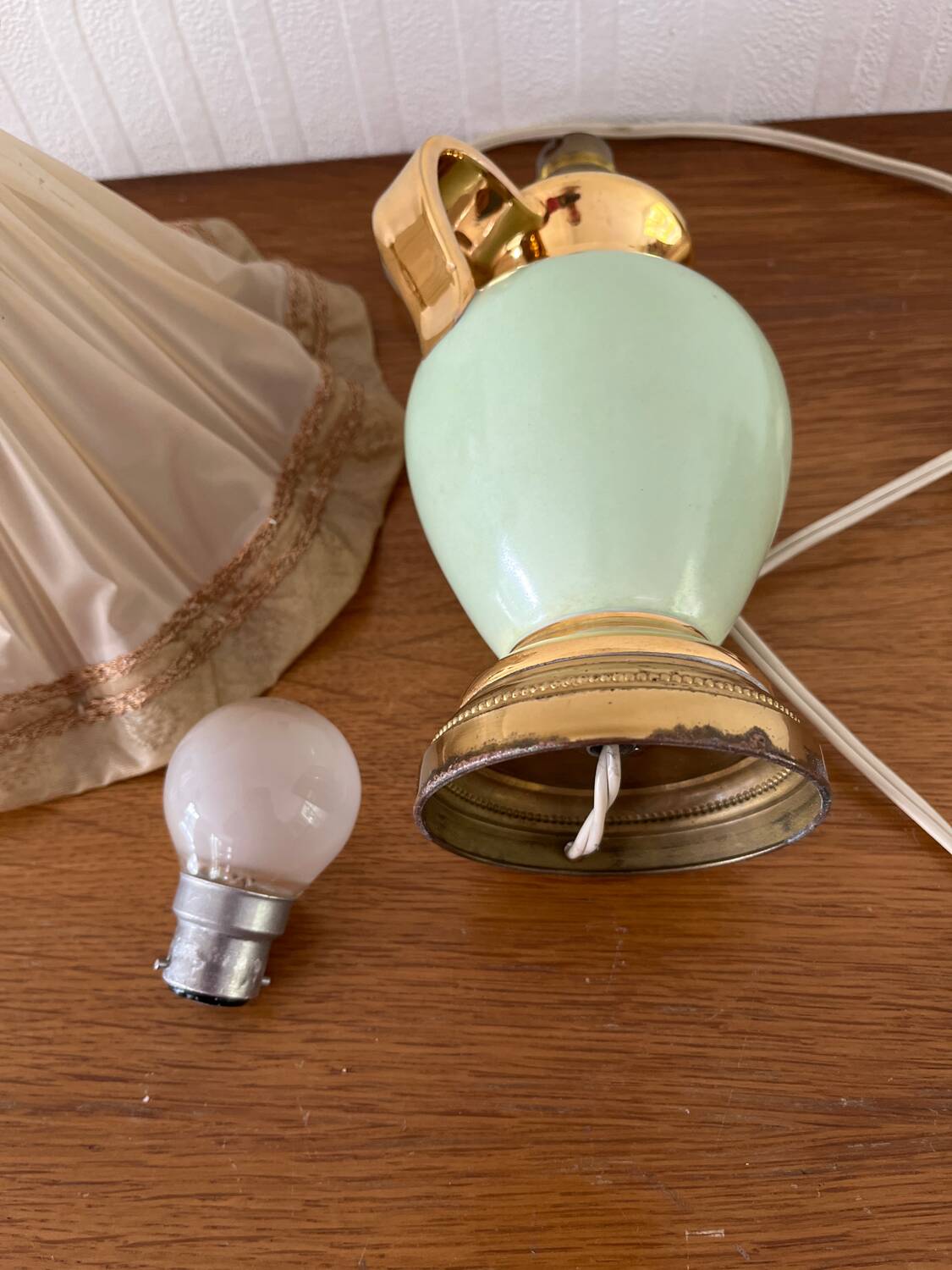 Lampe de chevet Vintage pied porcelaine vert et doré