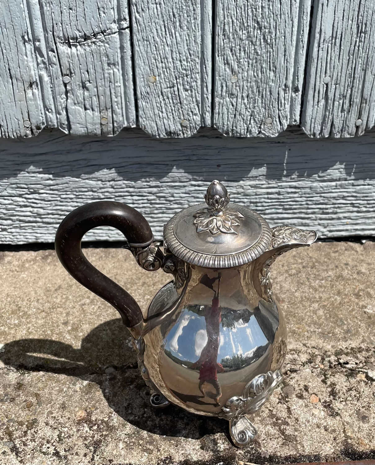 Silver coffee maker Paris
