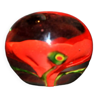 Sulfide paperweight in red glass decorated with flowers