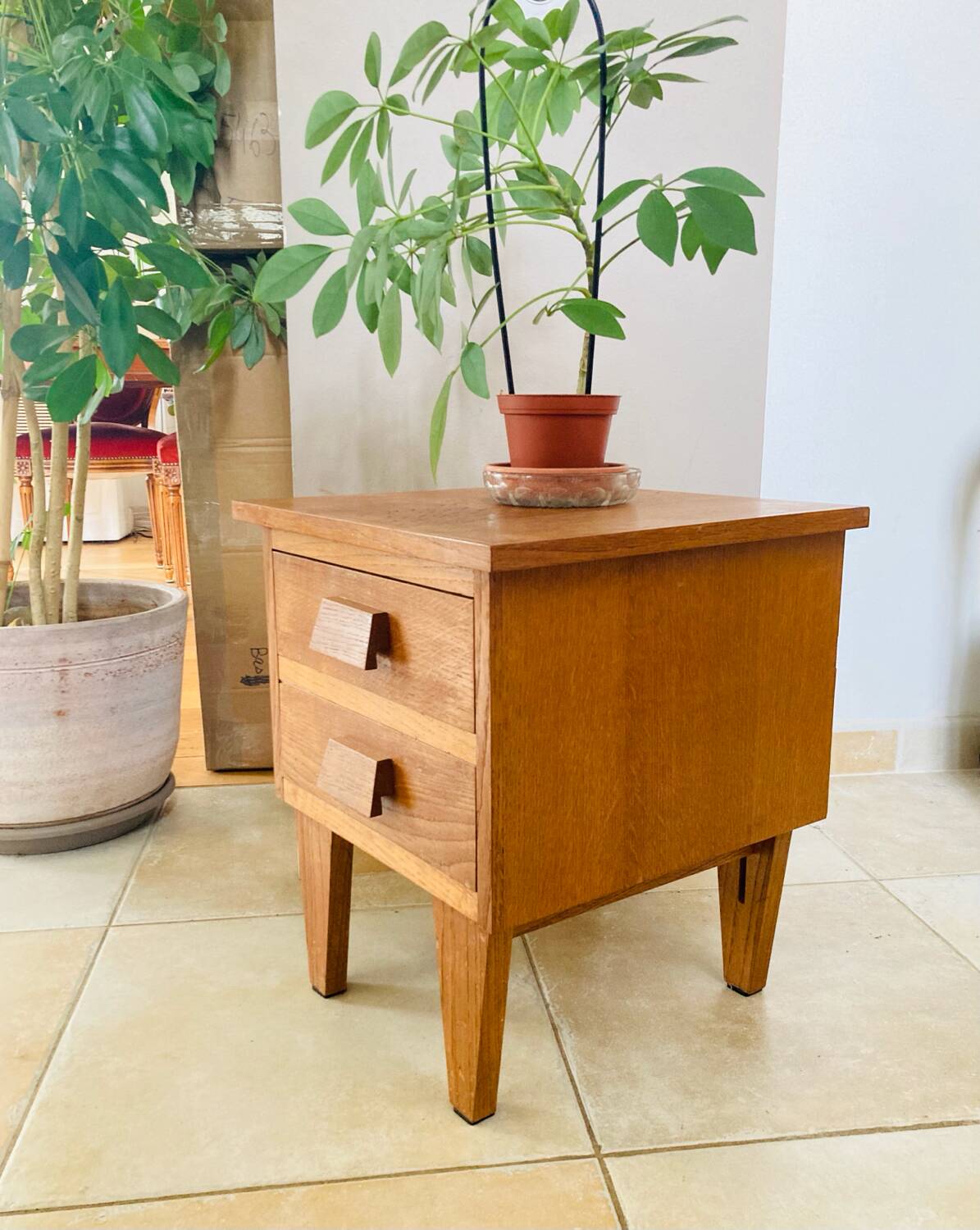 Art Deco oak bedside table from the early 20th century