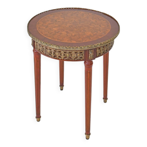 Guéridon de style Louis