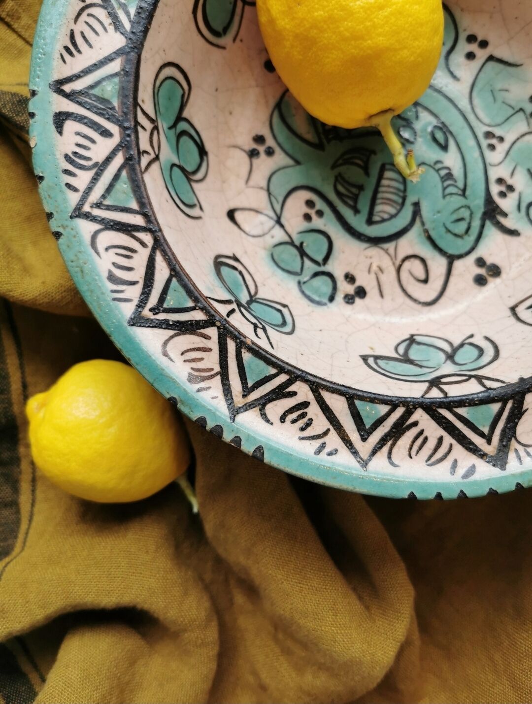 Artisanal hollow dish