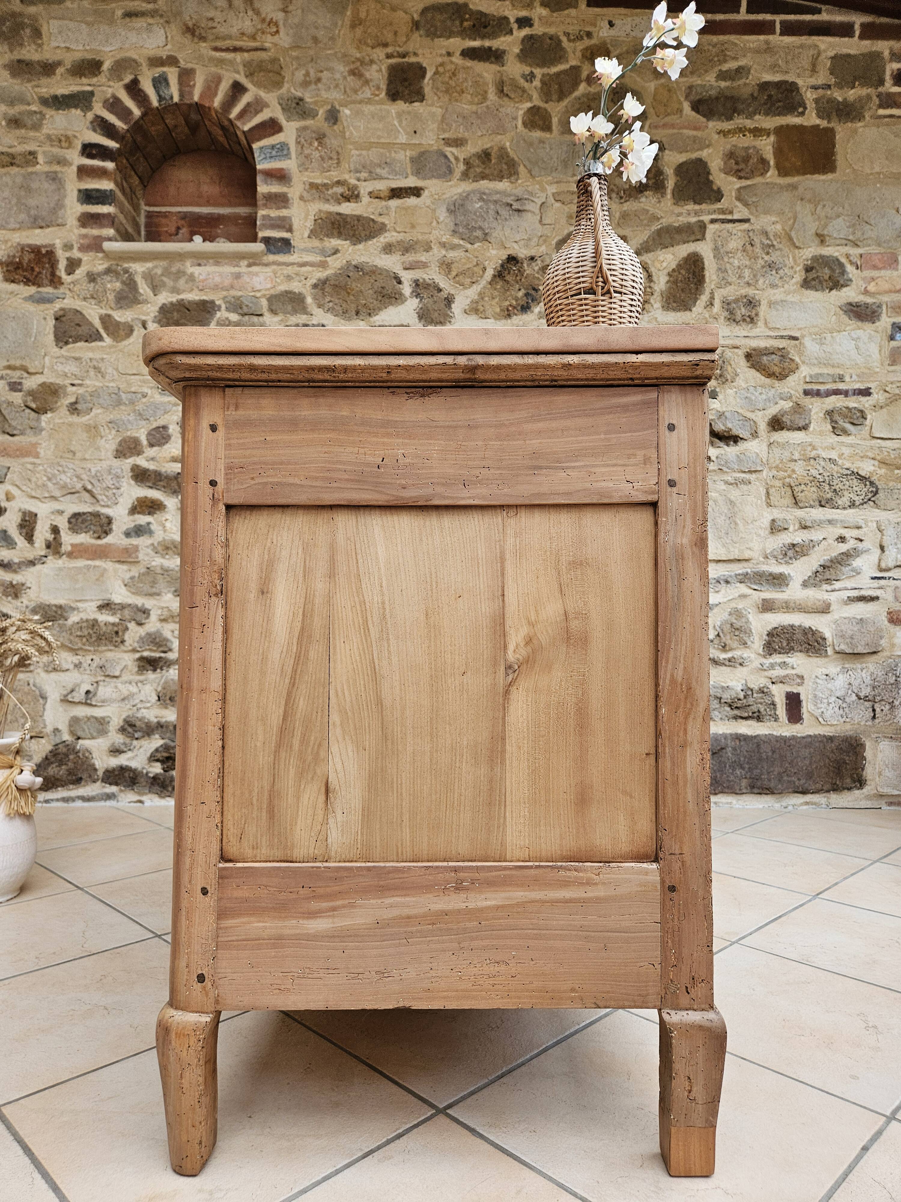 Antique chest of drawers