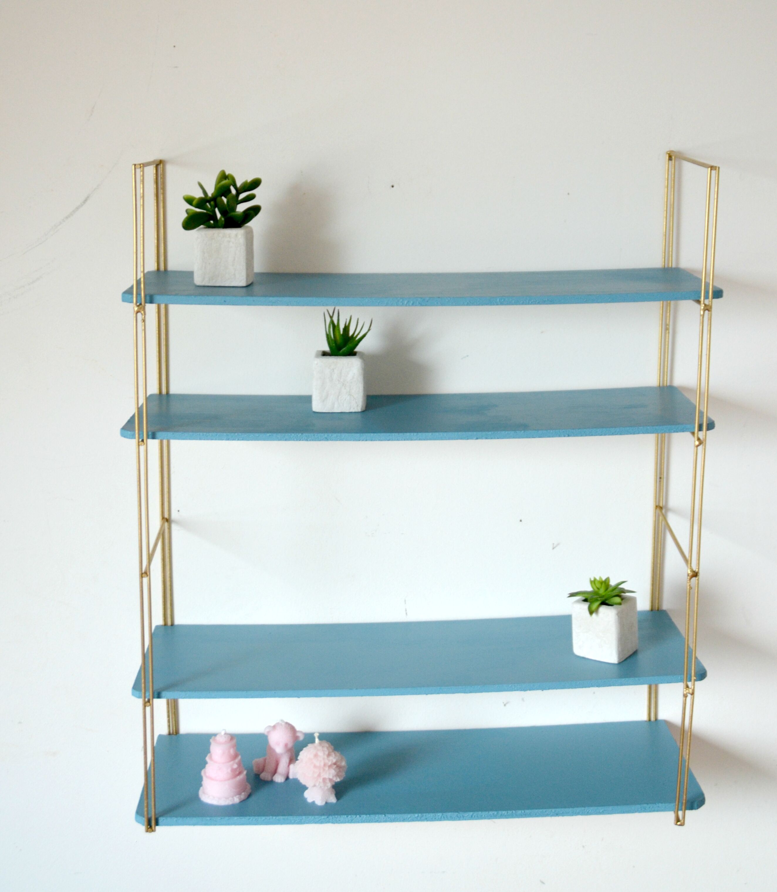 String shelf