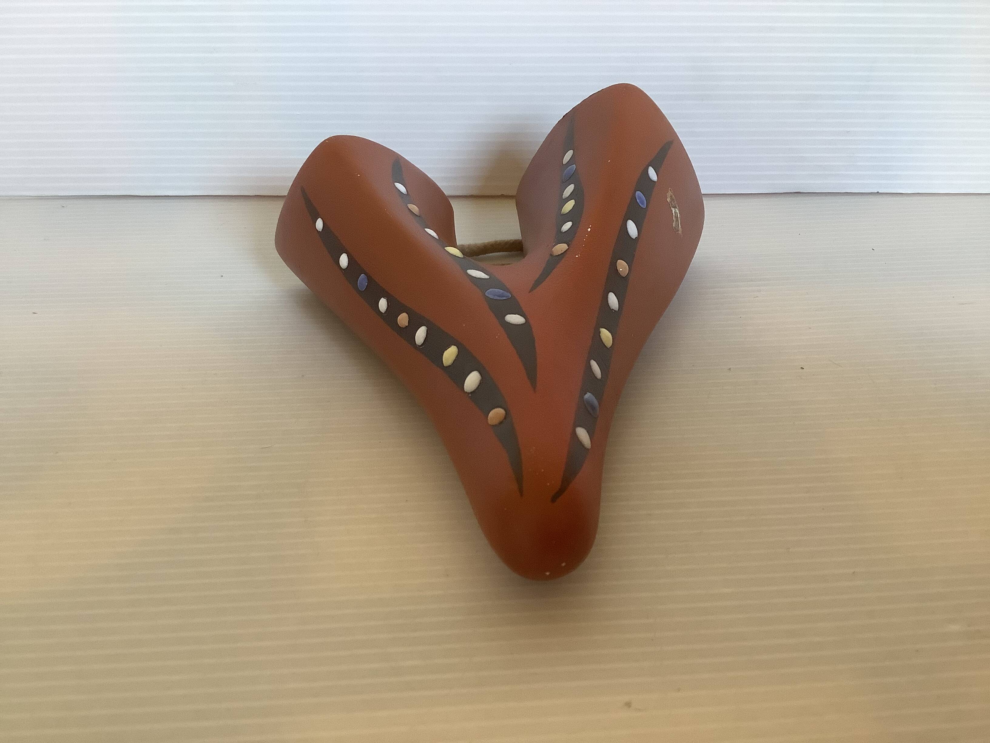 Enamelled bouquetière points