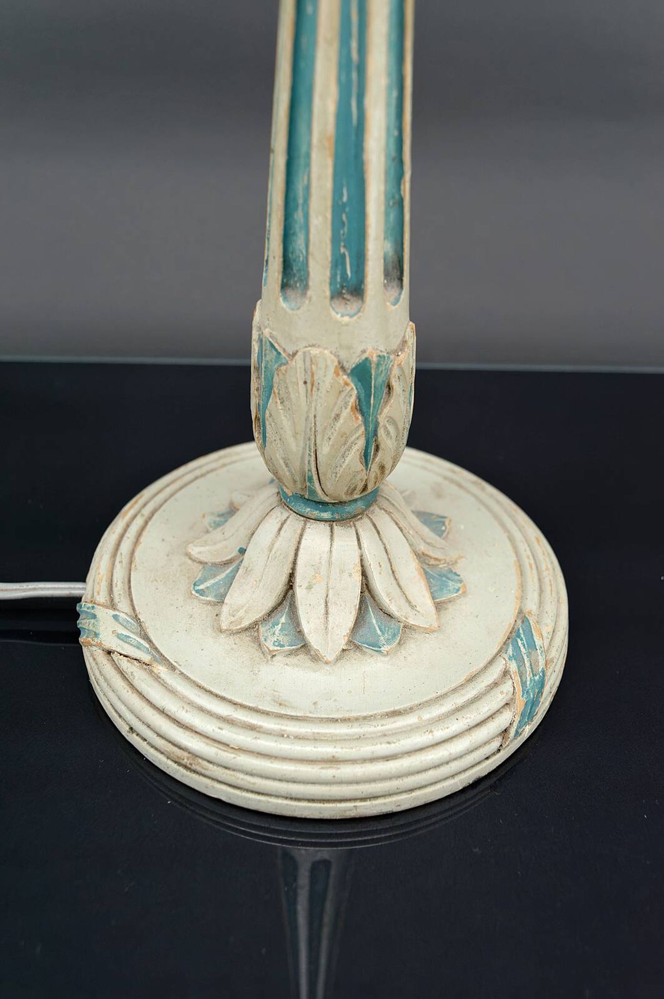 Art Deco wooden lamp painted in white and patinated blue, France, Circa 1920