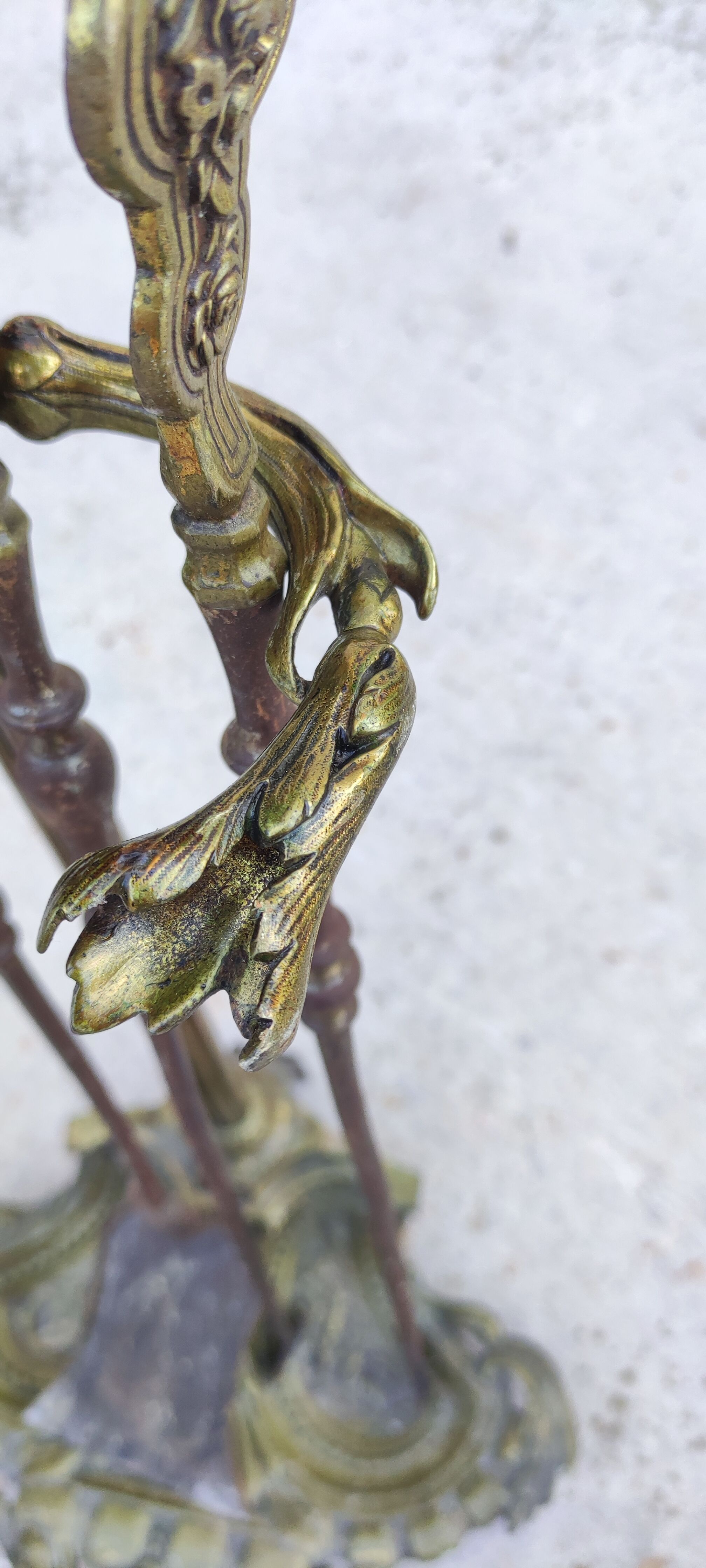 Servant of chemine 19th in bronze, 2 elements