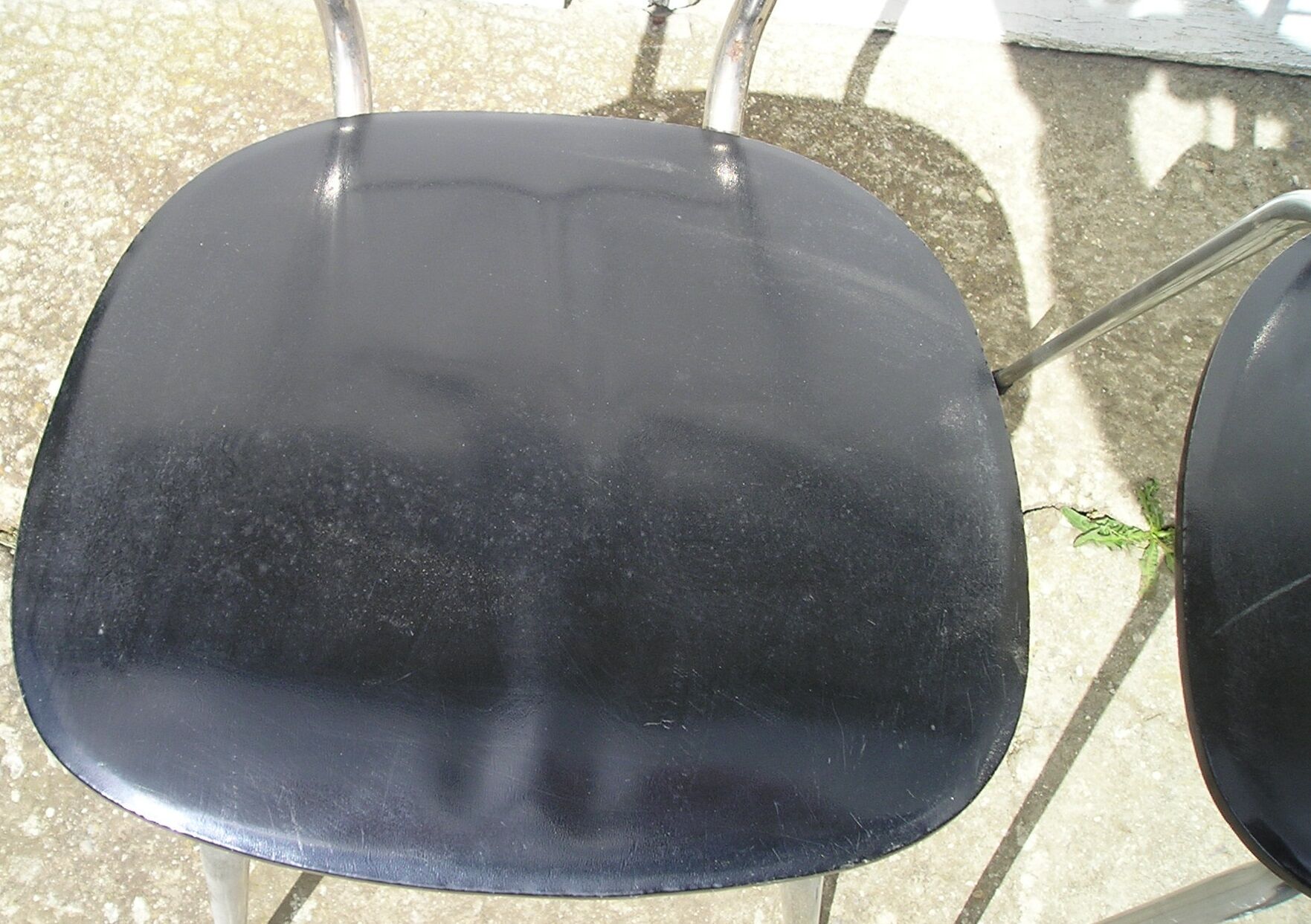 Lot of 2 vintage 70's chairs