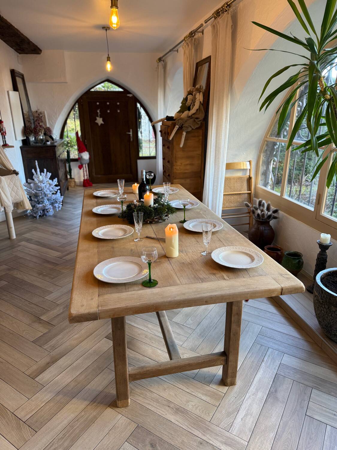 Solid wood farmhouse table with 2 extensions