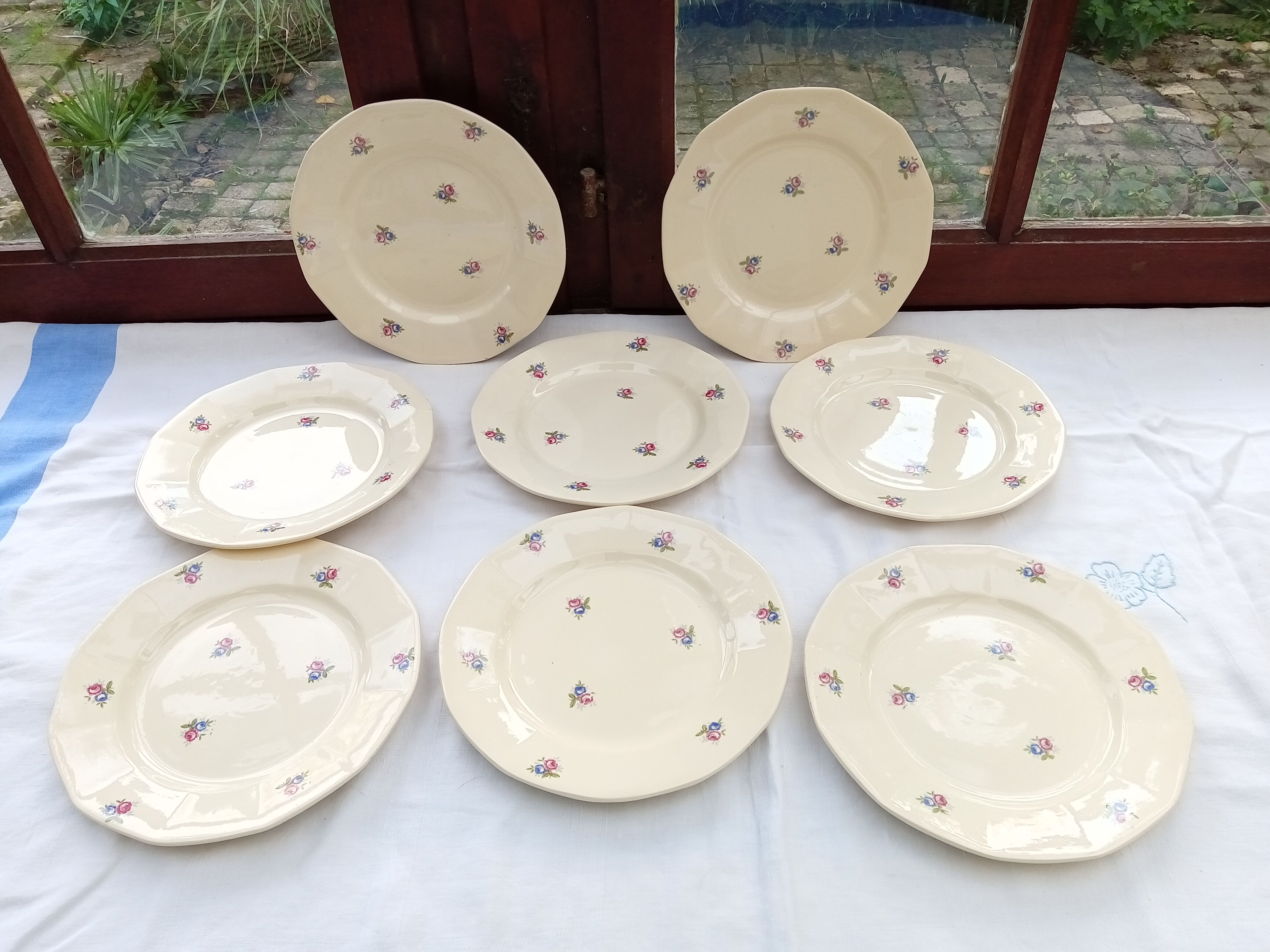 8 old digoin flat plates