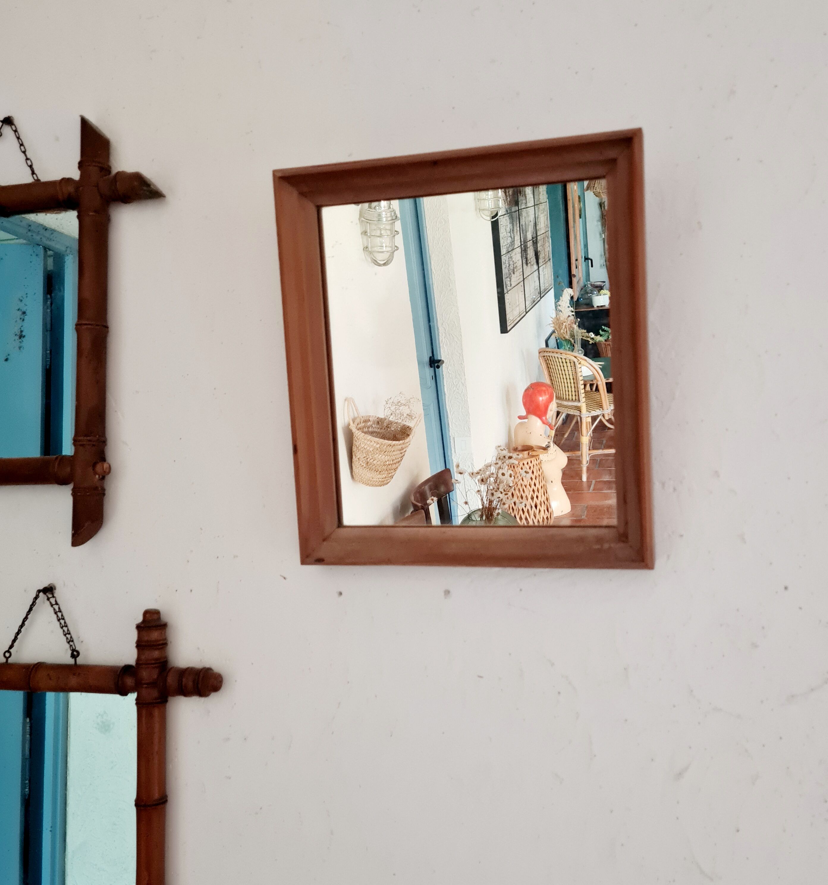 Old mirror entourage rustic wood