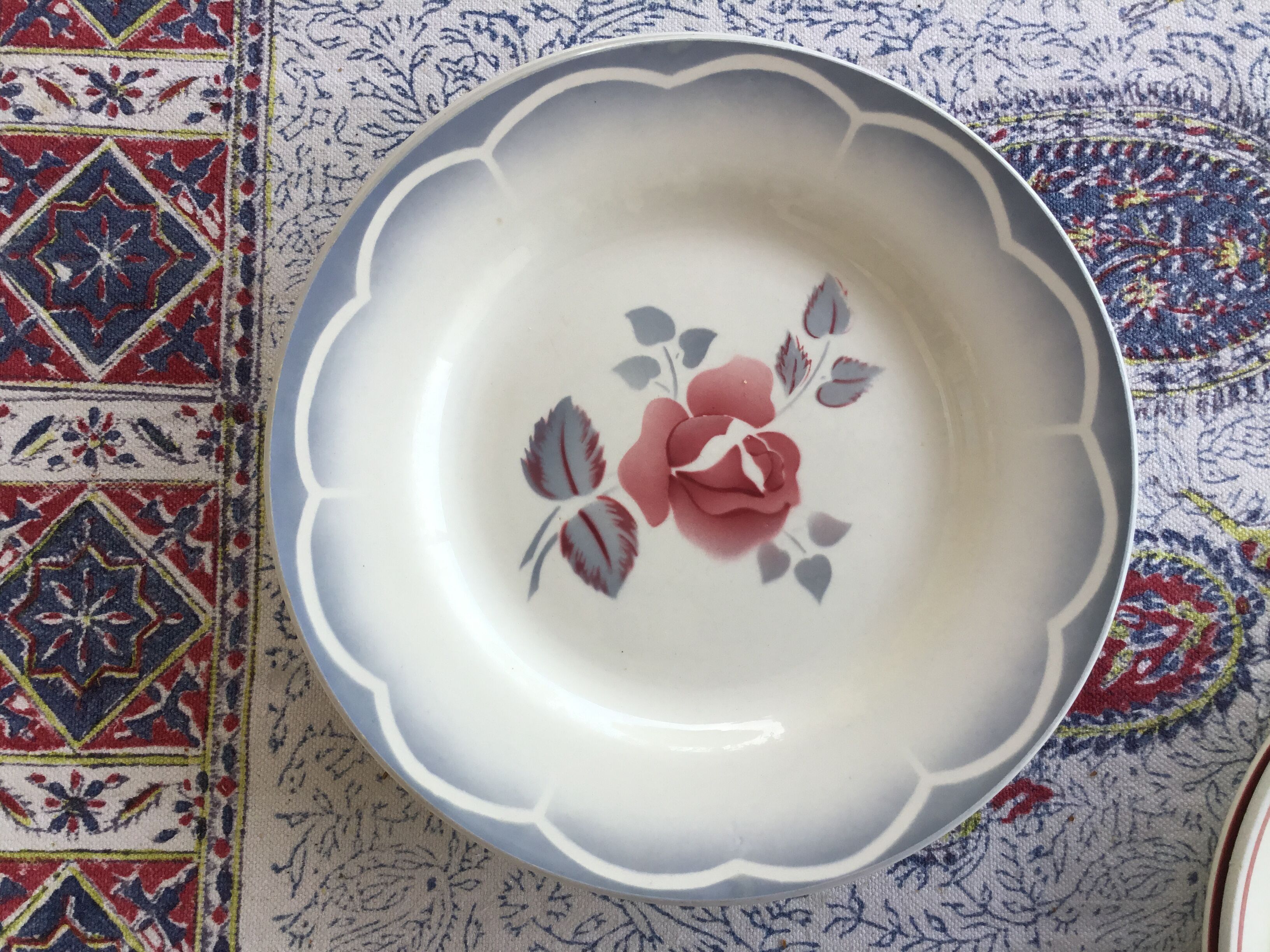 Set of 6 mismatched plates