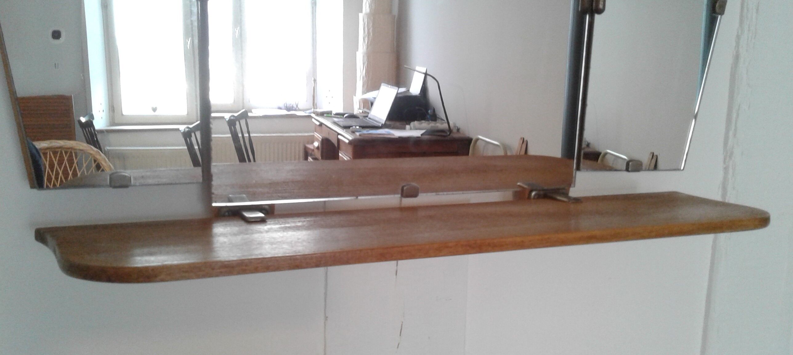 Mirror triptych with tablet 60x65cm