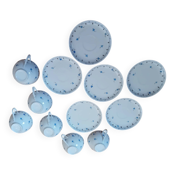 Set of porcelain cups from the late 19th century.