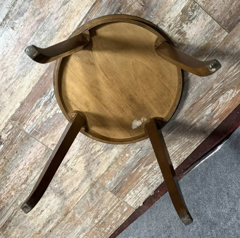 Italian Sorentino-style marquetry pedestal table circa 1900