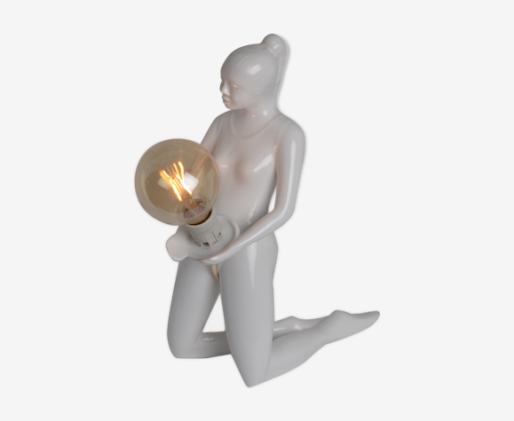 Lampe femme