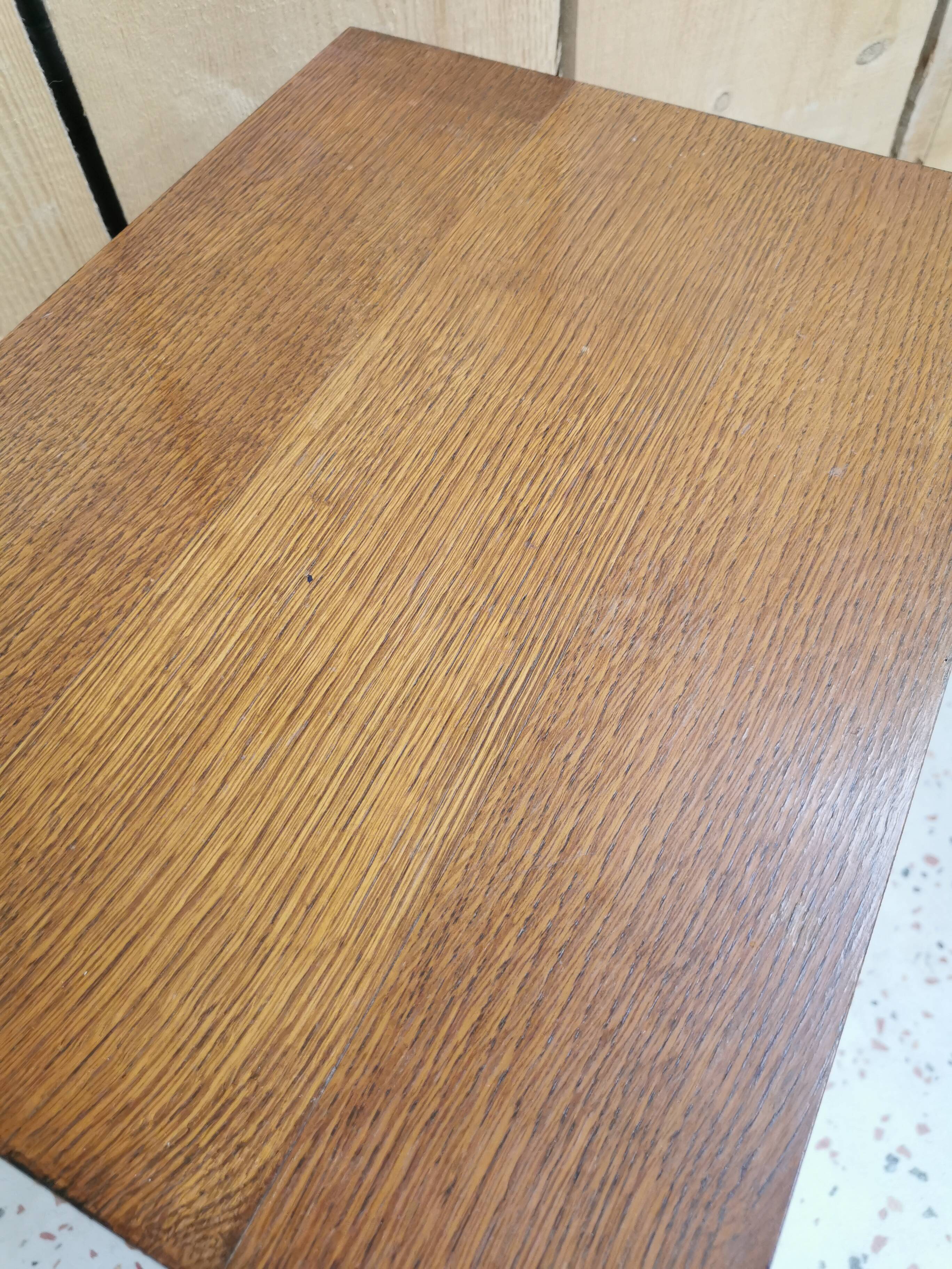 Bedside compass feet