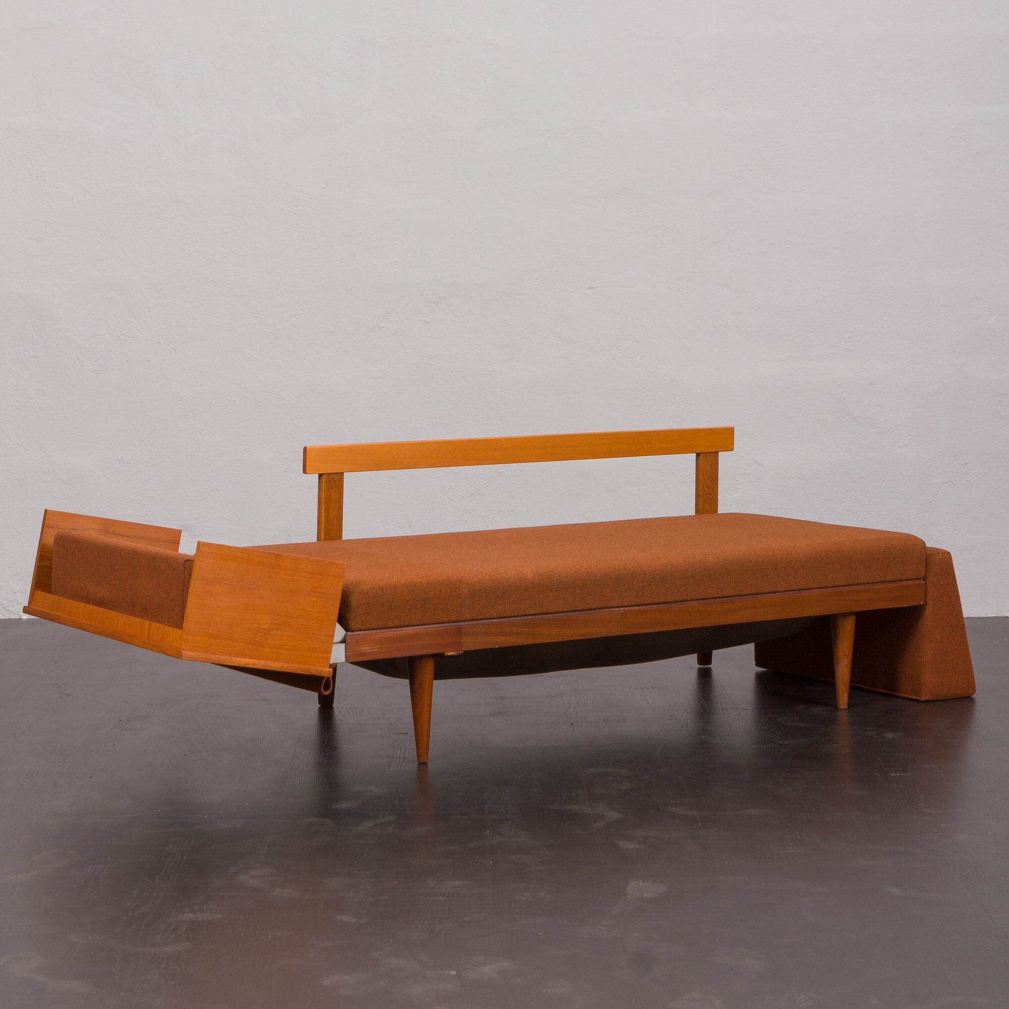 Svane daybed by Igmar Relling in original dark orange wool upholstery, Norway 1970s