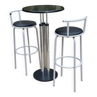 Table haute de bar industrielle et paire de tabourets pivotants