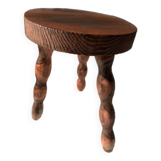 Fiddle milking stool