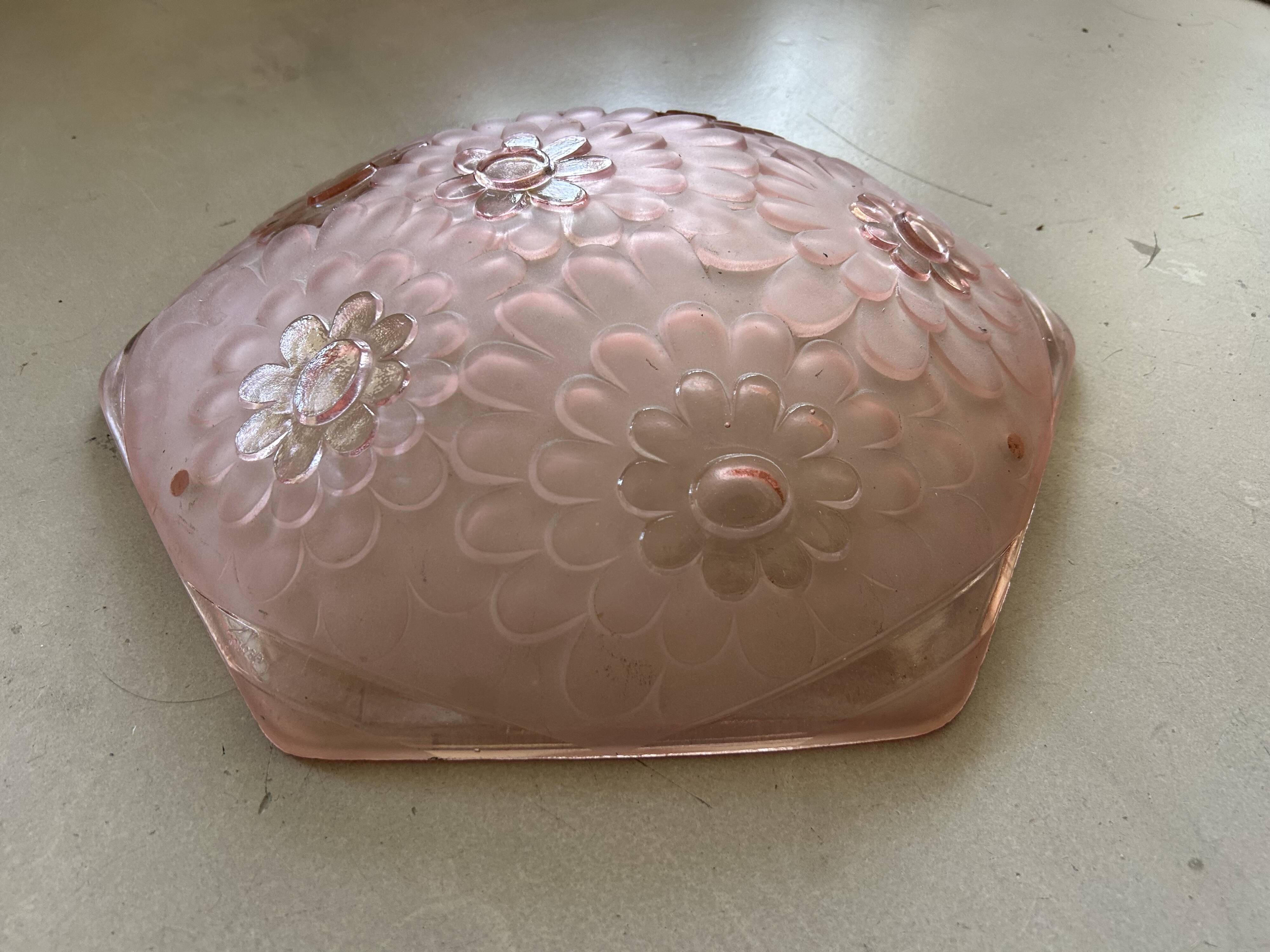 Vase suspension signed Degué