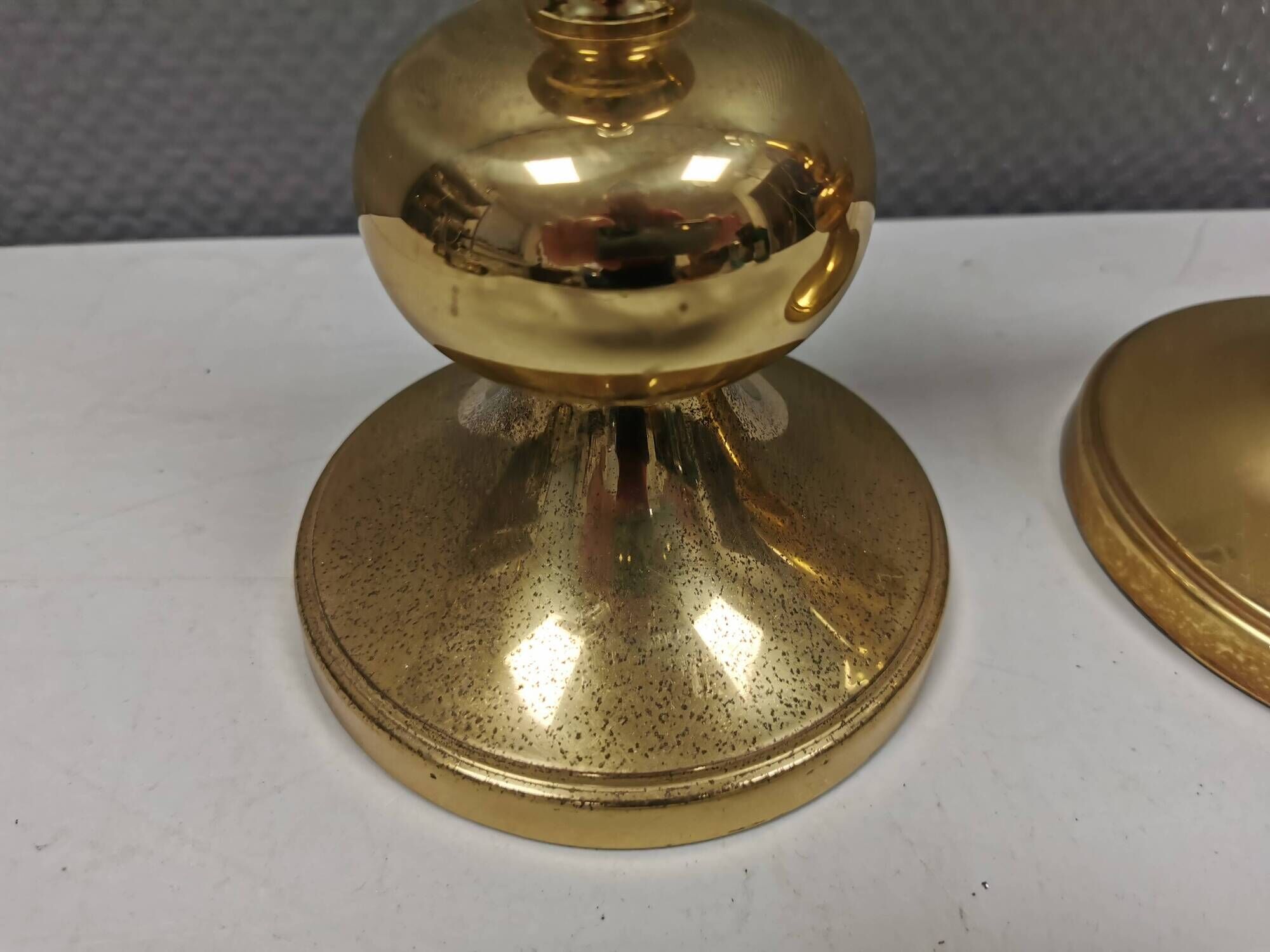 A set of beautiful table lamps in brass from Danish Frandsen Lighting 1980s