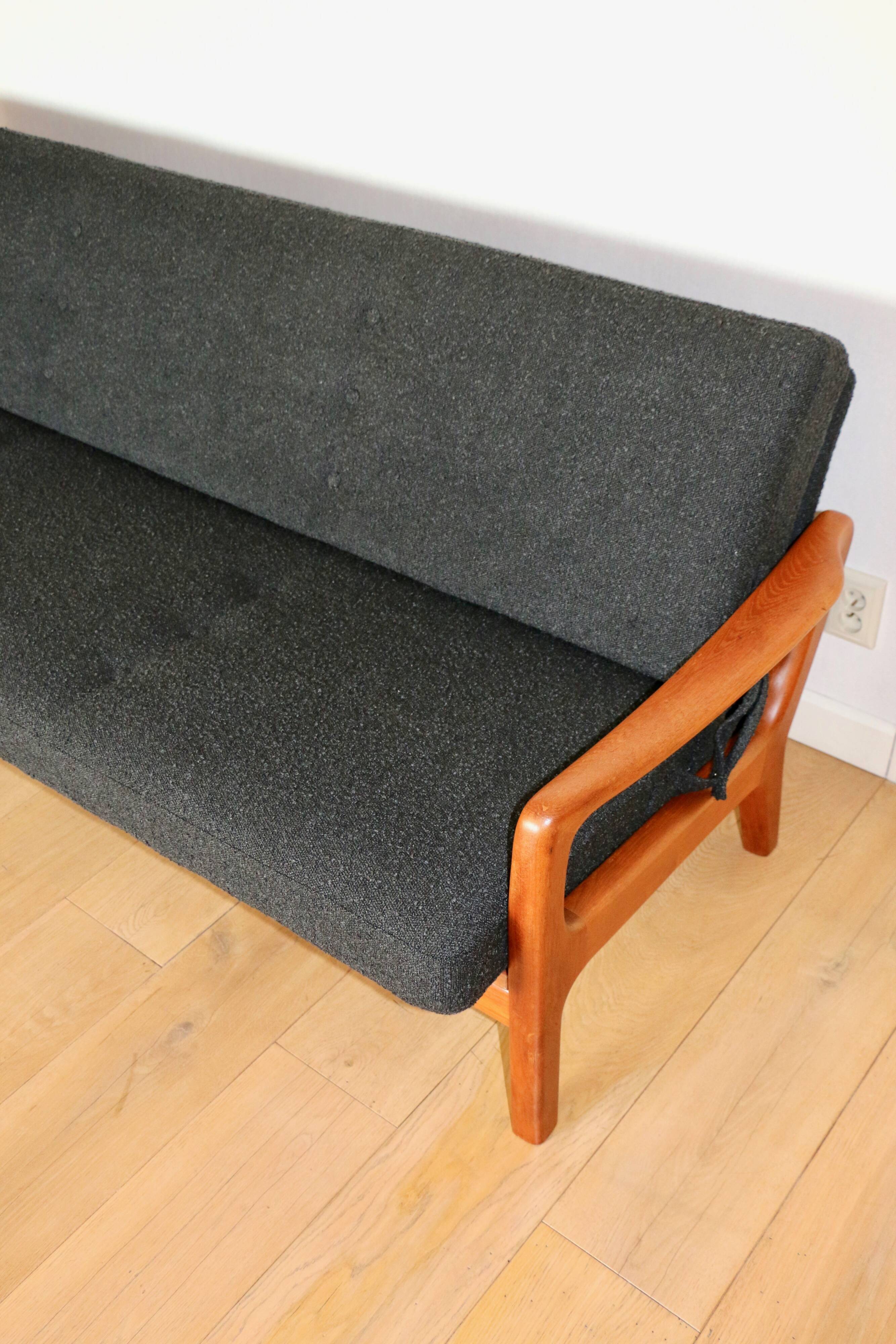 Canapé pliable danois vintage noir bouclé, années 1970